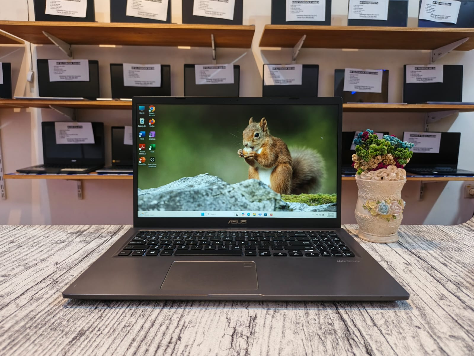 ASUS VIVOBOOK A516KA Intel Pentium Silver N6000 (Ram 4 GB / SSD 256 GB NVMe) Intel UHD 600 Graphics/ KeyBacklit