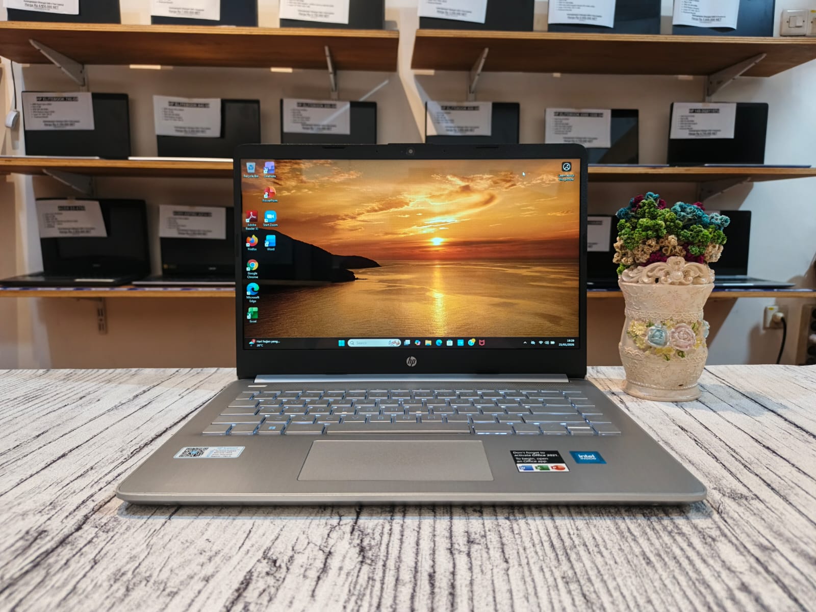 HP 14S-DQ3110TU Intel Celeron N4500 (Ram 8GB / SSD 256GB NVMe) Intel UHD 600 Graphics/ KeyBacklit