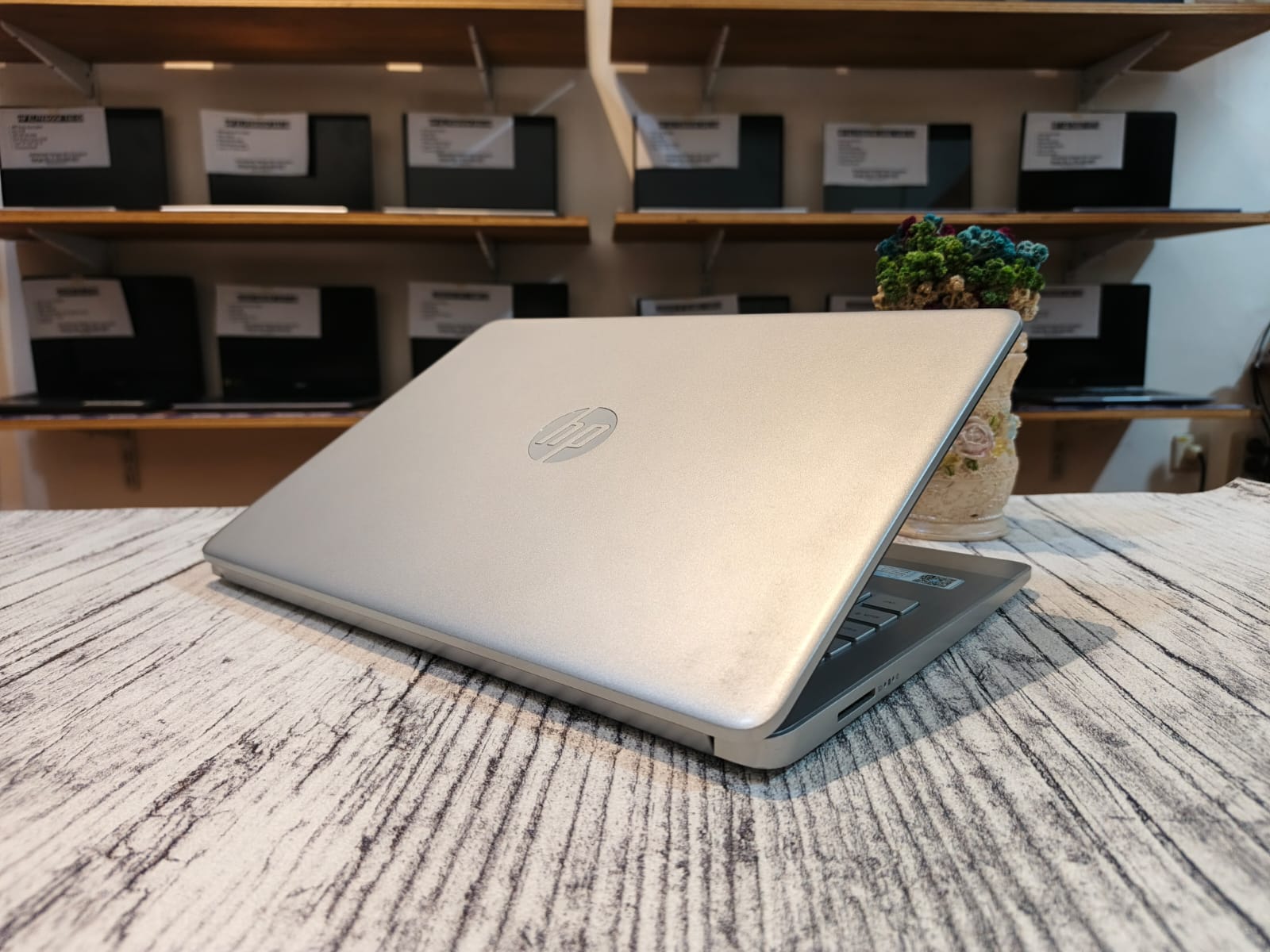 HP 14S-DQ3110TU Intel Celeron N4500 (Ram 8GB / SSD 256GB NVMe) Intel UHD 600 Graphics/ KeyBacklit - Gambar 4