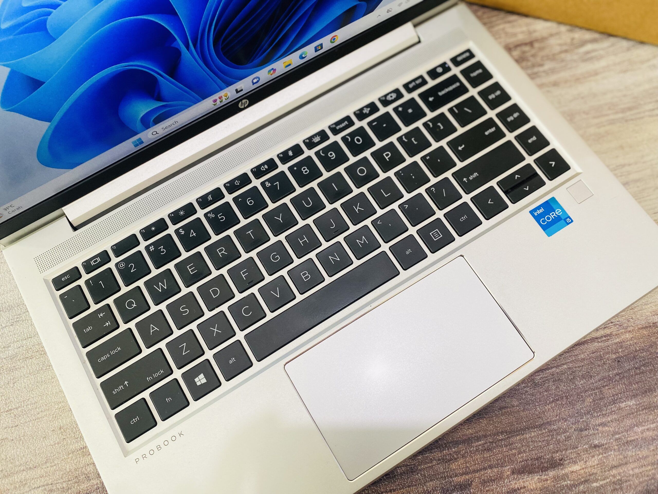 LAPTOP HP PROBOOK 440 G8 | INTEL CORE I5-1135G7 ( RAM 8GB / SSD 256GB ) - Gambar 3