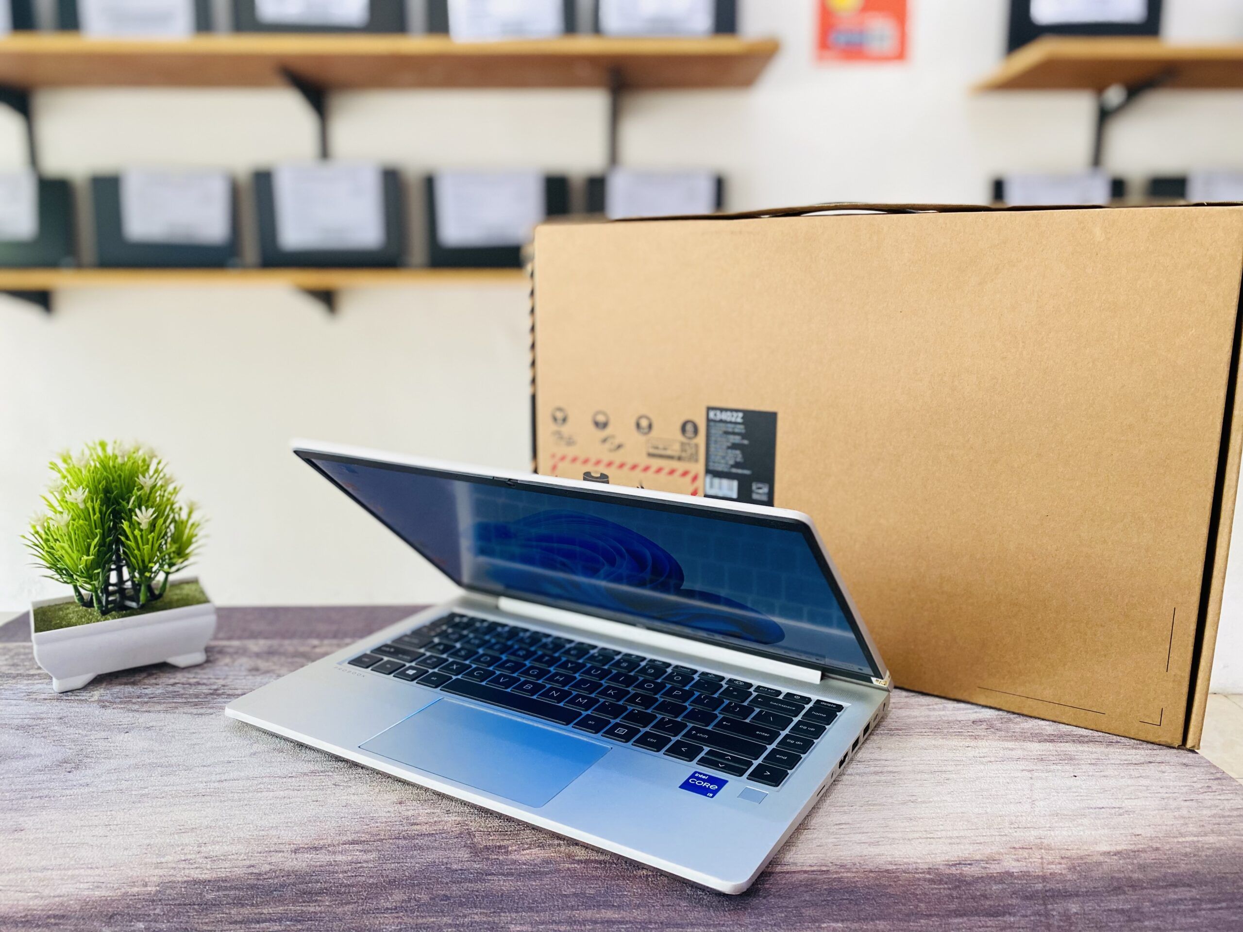 LAPTOP HP PROBOOK 440 G8 | INTEL CORE I5-1135G7 ( RAM 8GB / SSD 256GB ) - Gambar 4