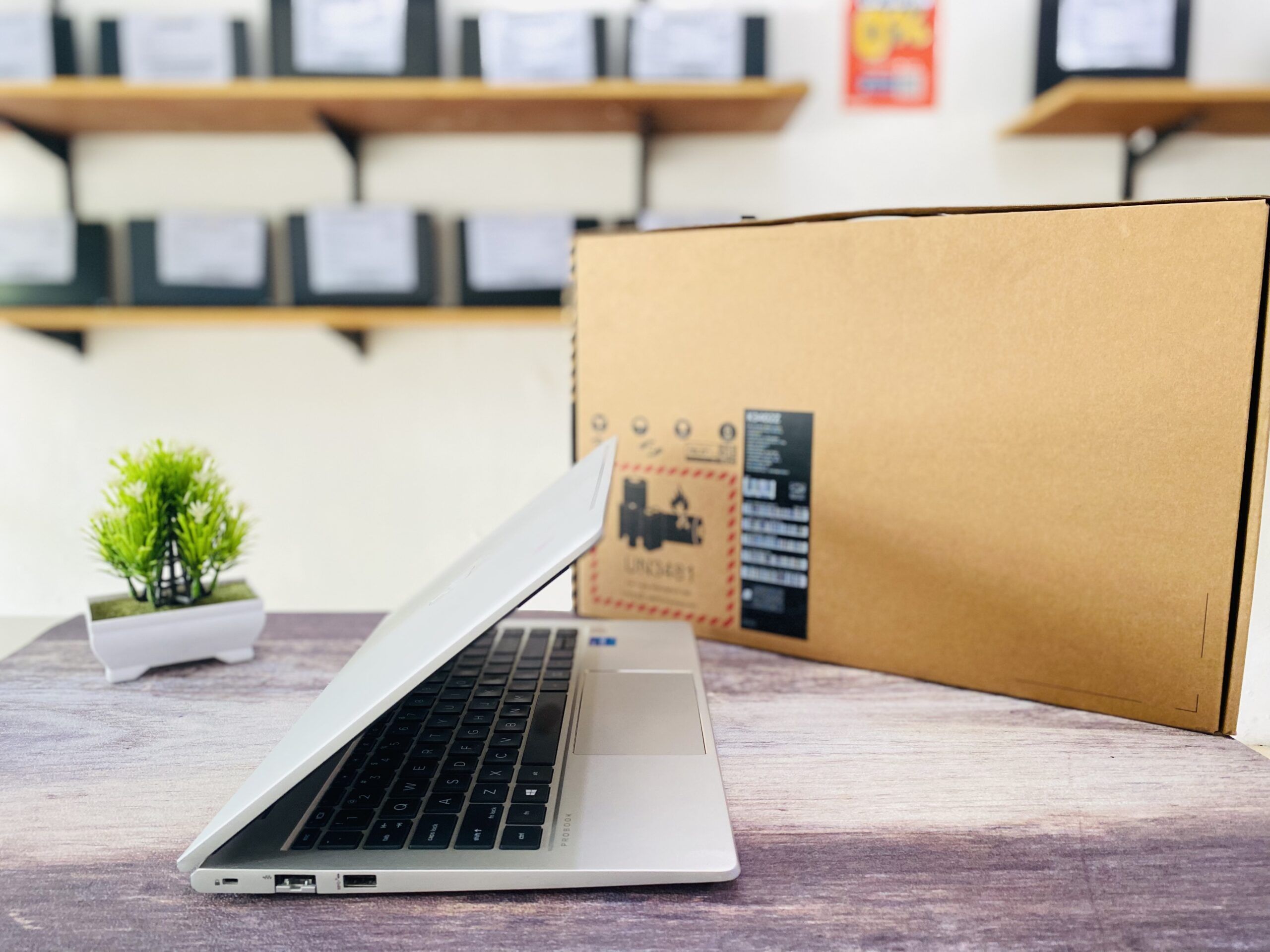 LAPTOP HP PROBOOK 440 G8 | INTEL CORE I5-1135G7 ( RAM 8GB / SSD 256GB ) - Gambar 6