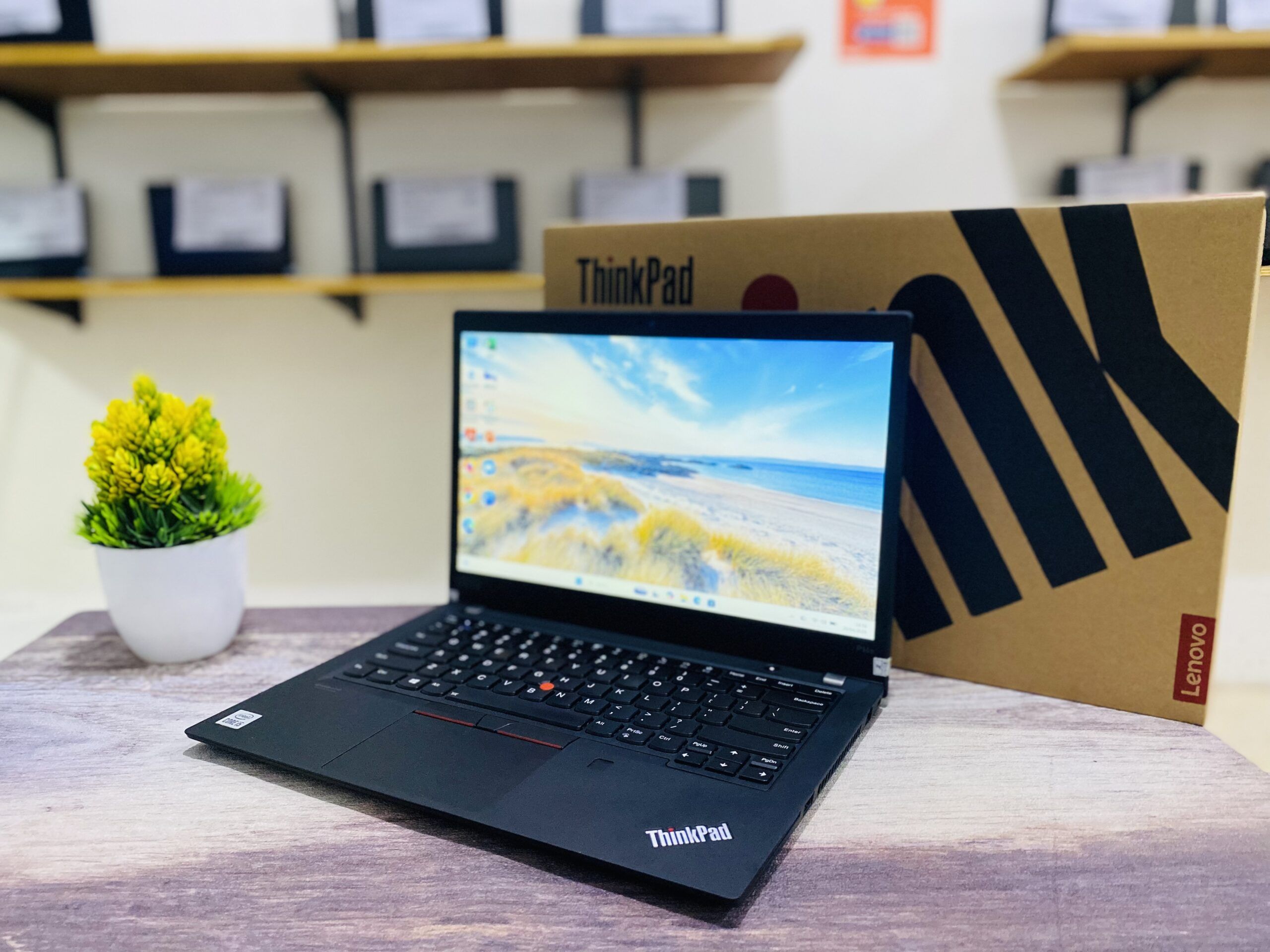 LAPTOP LENOVO THINKPAD P14S | INTEL CORE I5-10210U ( RAM 8GB / SSD 256GB NVME ) - Gambar 7