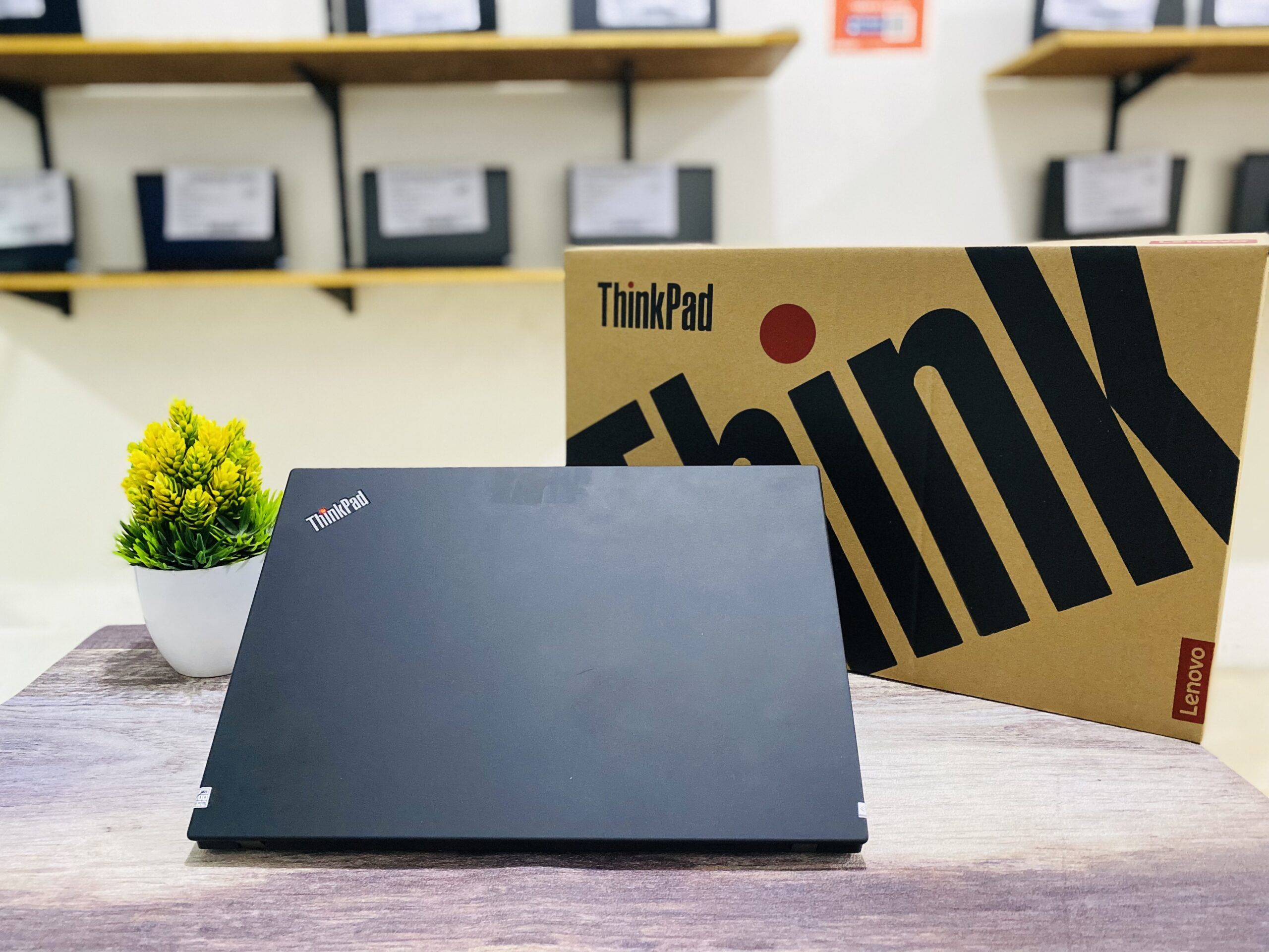 LAPTOP LENOVO THINKPAD P14S | INTEL CORE I5-10210U ( RAM 8GB / SSD 256GB NVME ) - Gambar 8