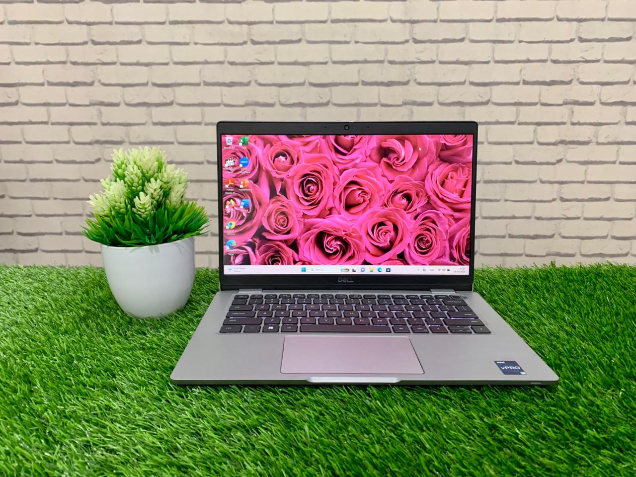 Dell Latitude 5330 Intel Core i5-1245U/ RAM 8GB/ SSD 256GB/ Intel Iris Xe Graphics/ 13,3" FHD/ Key Backlite
