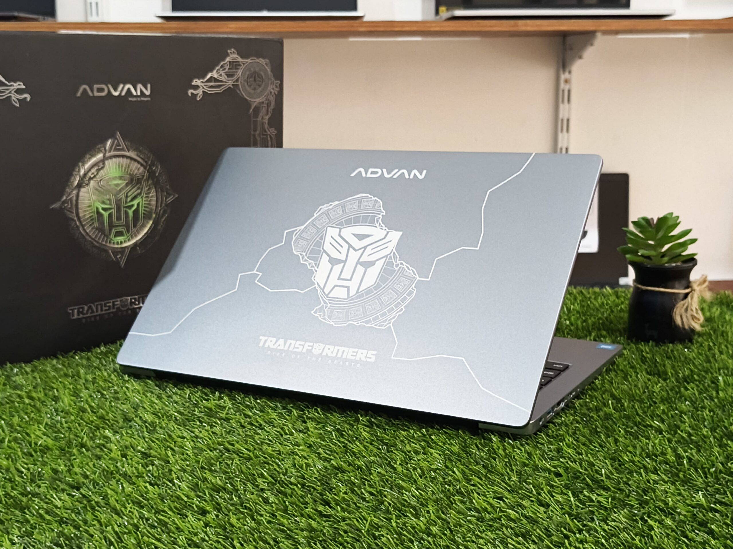 ADVAN TBOOK TRANSFORMER Intel N100 (RAM 4GB/eMMC 128GB) 14" HD - Gambar 4