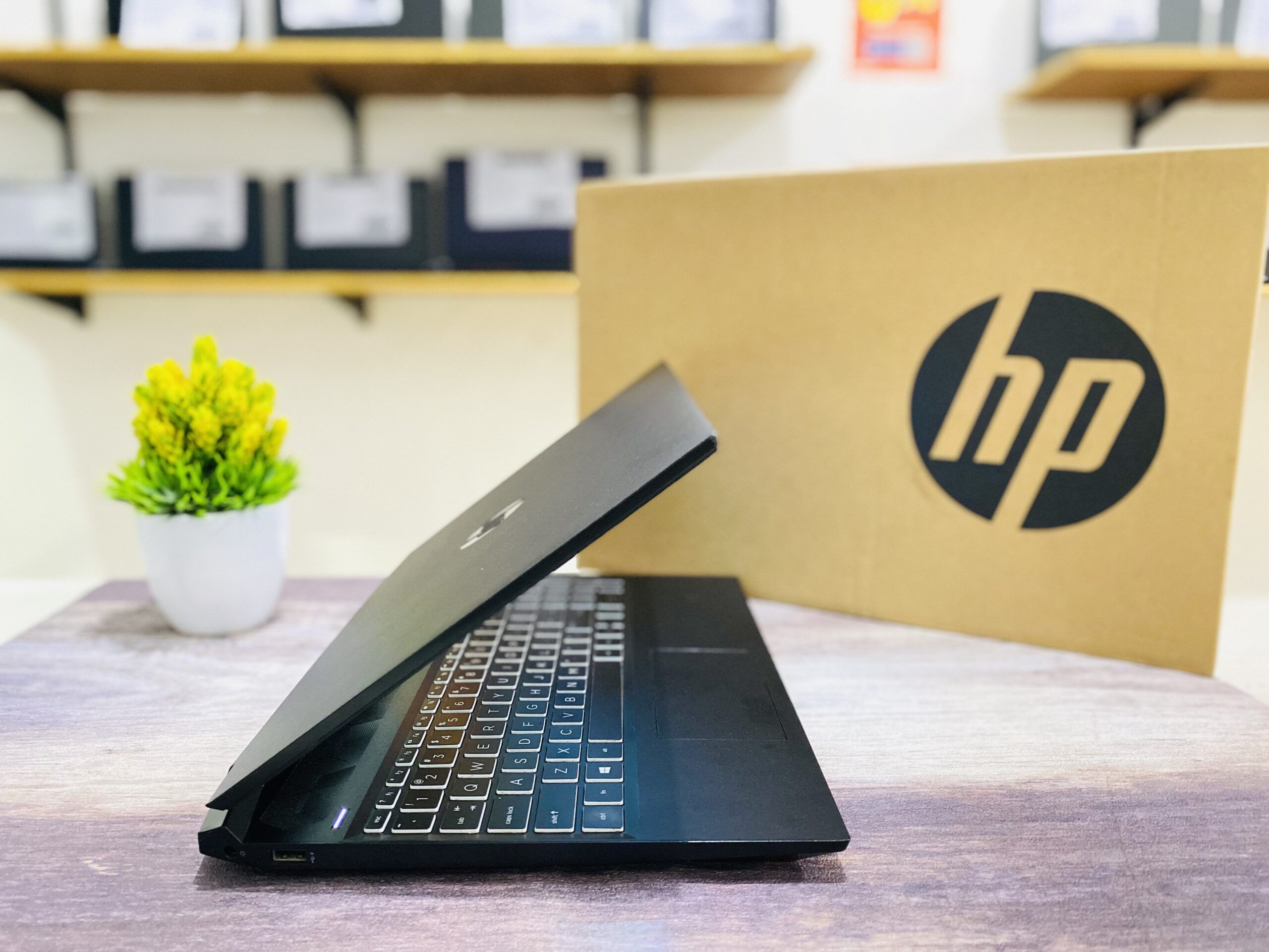 LAPTOP HP PAVILION 15-EC0037AX | AMD RYZEN 5 3550H ( RAM 16GB / SSD 512GB NVME ) - Gambar 5