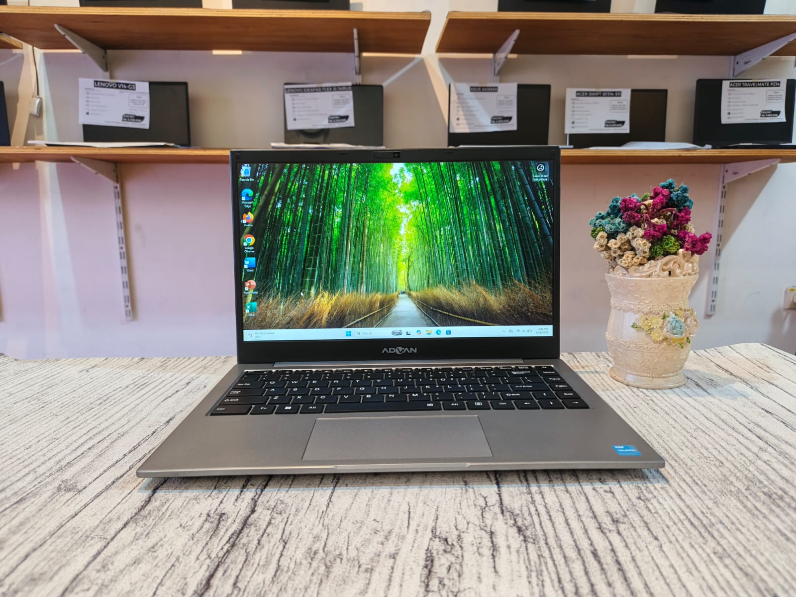 ADVAN SOULMATE 1405 Intel Celeron N4020 (Ram 4GB / MMC 128GB) Intel UHD 600 Graphics