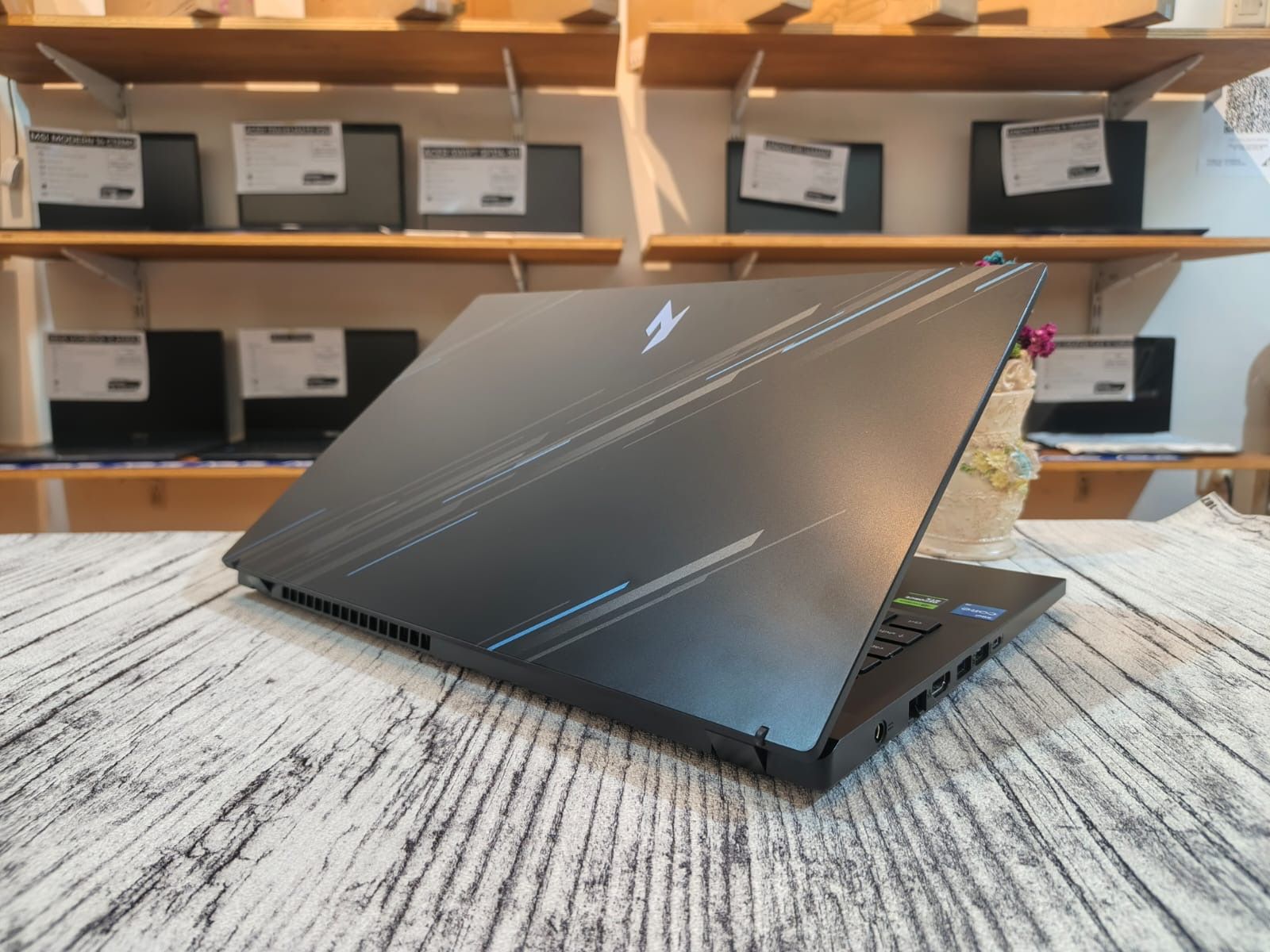 ACER NITRO V15 ANV15-51 Intel Core i5-13420H (Ram 8GB / SSD 512GB NVMe) Nvidia RTX 2050 @4GB/ KeyBacklit - Gambar 3