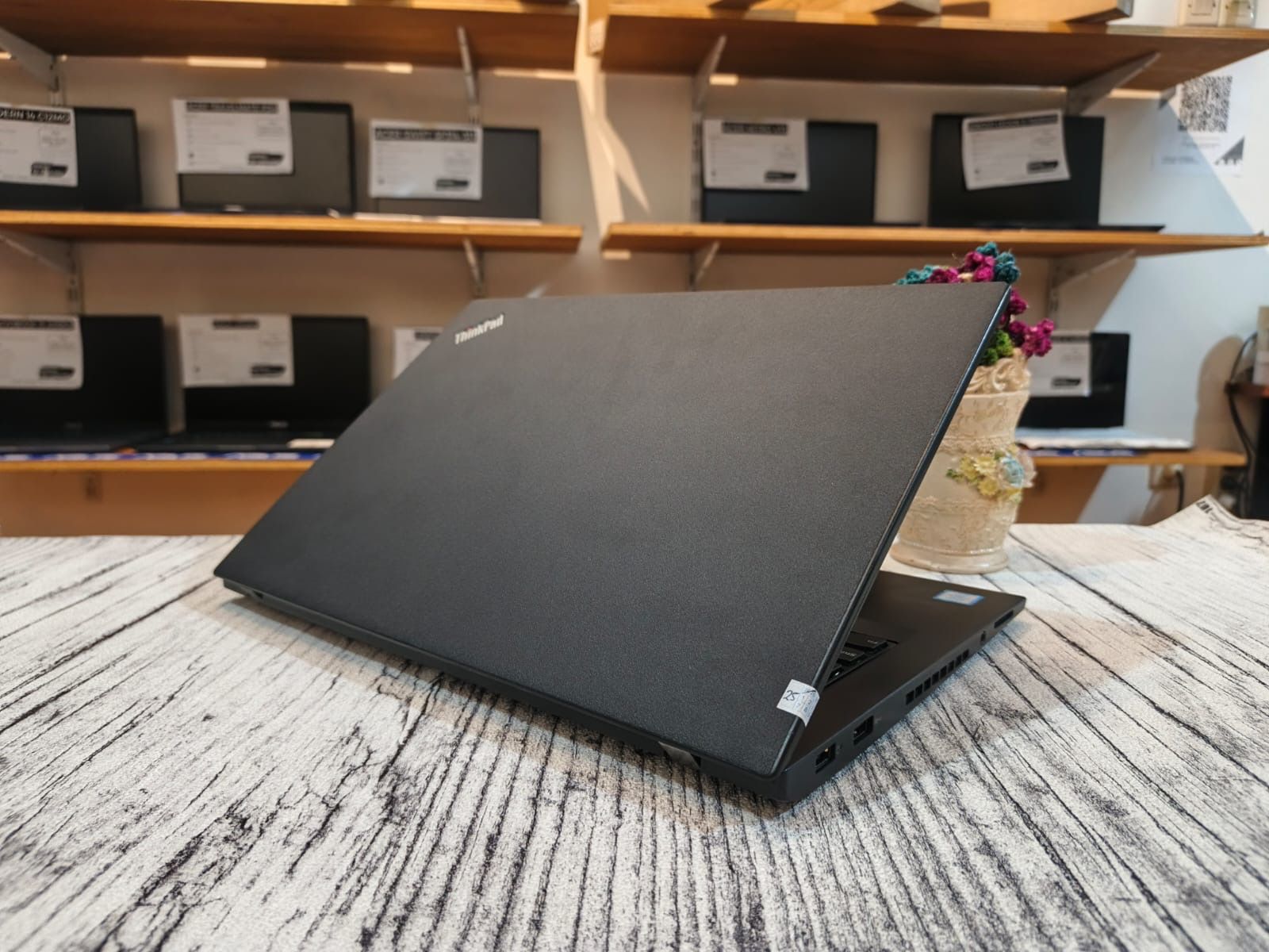 LENOVO THINKPAD T470S Intel Core i5-7300U (Ram 8GB / SSD 256GB) Intel HD 620 Graphics - Gambar 4