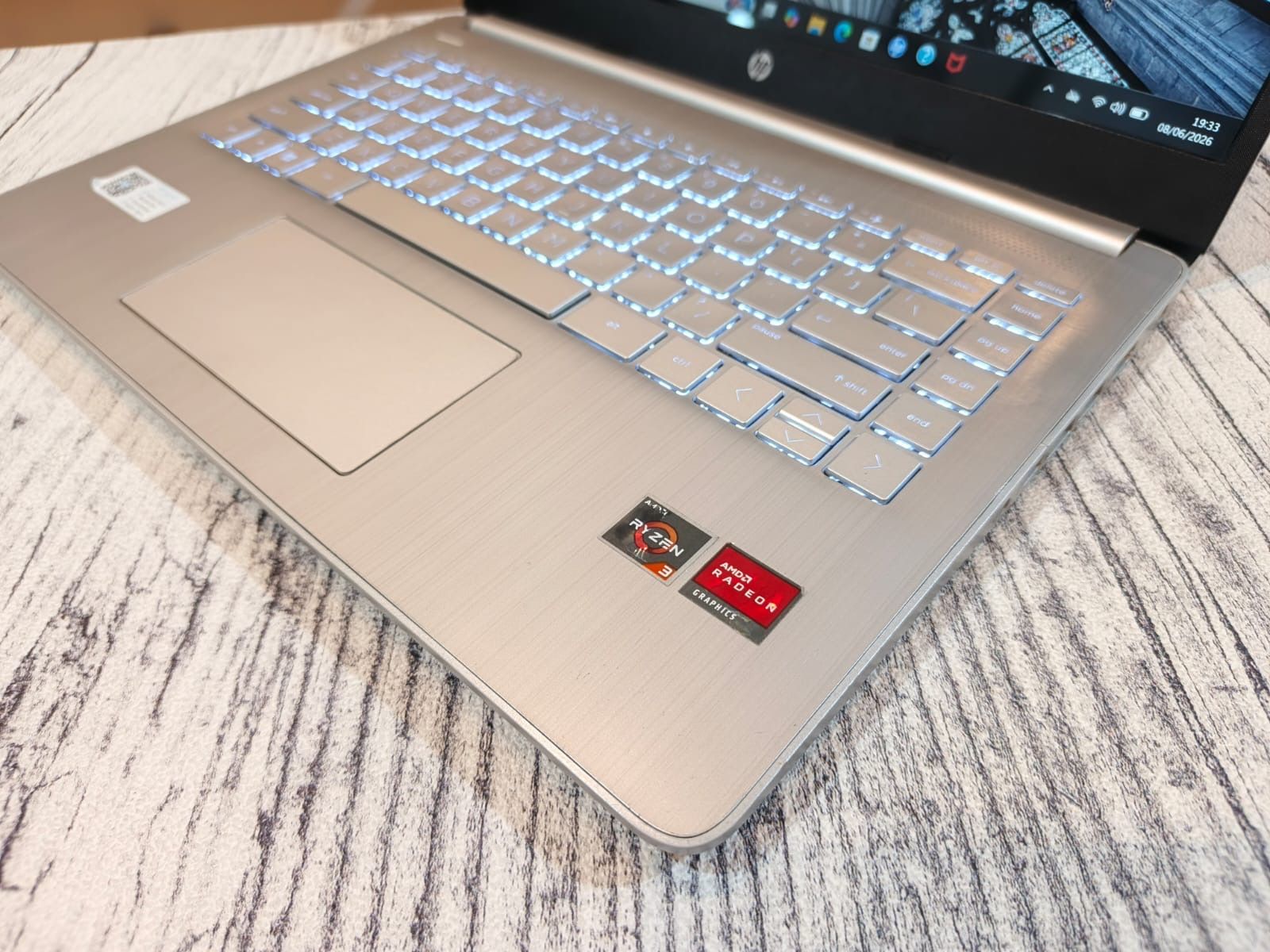 HP 14s - FQ0576AU AMD Ryzen 3 3250U (Ram 8GB / SSD 512GB NVMe) Radeon Graphics/ KeyBacklit - Gambar 3