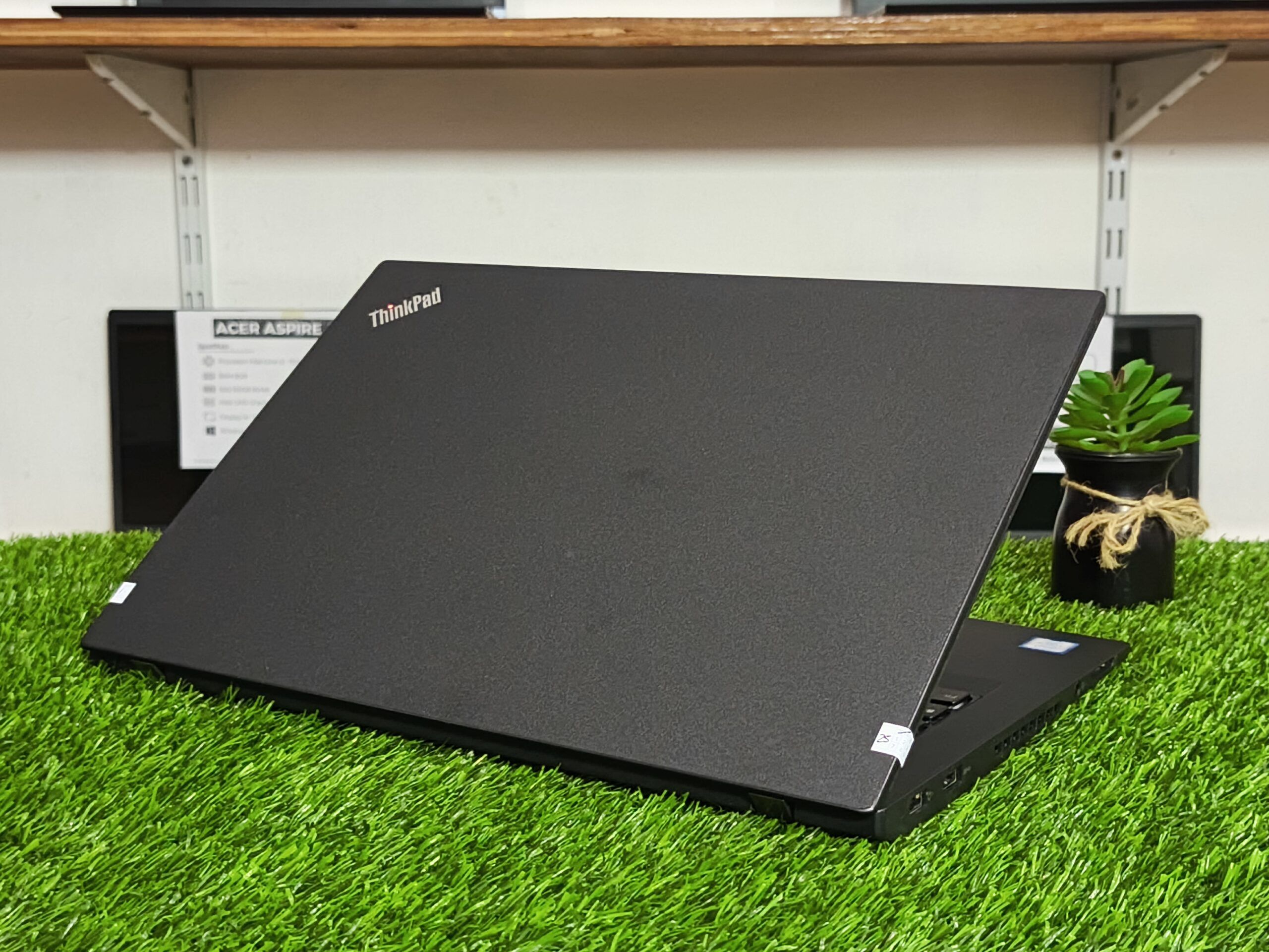 LENOVO THINKPAD T470s Intel Core i5-7300U (RAM 8GB/SSD 256GB NVMe) 14" FHD - Gambar 4