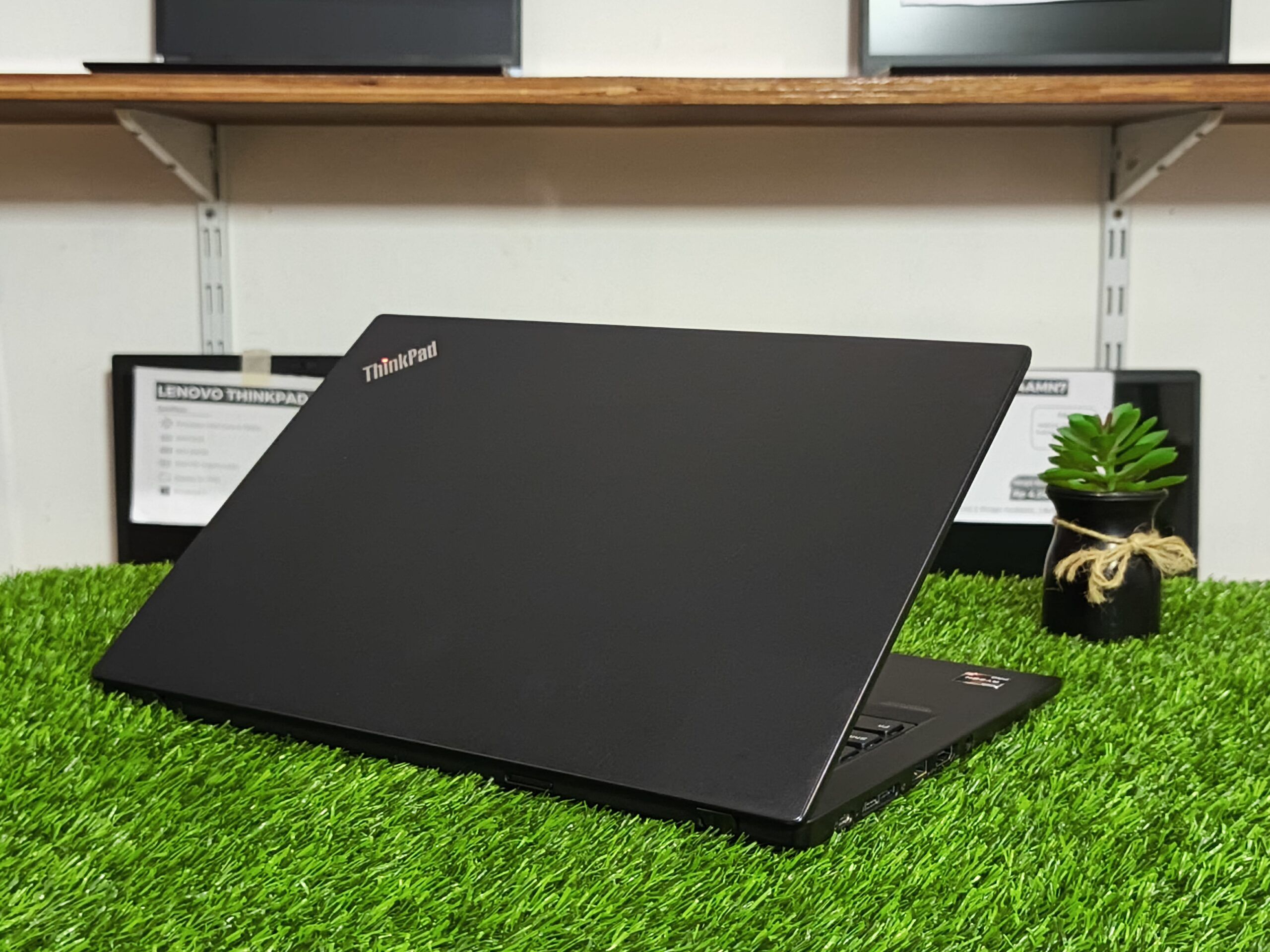 LENOVO THINKAPD X13 AMD Ryzen 5pro 4650U (RAM 32GB/SSD 256GB NVMe) 13,3" FHD - Gambar 4