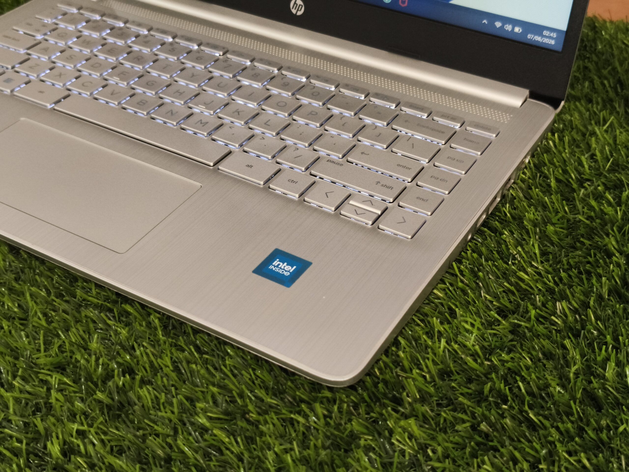 HP 14s DQ3109TU Intel Celeron N4500 (RAM 8GB/SSD 256GB) KEYBOARD BACKLIT / 14" HD - Gambar 3