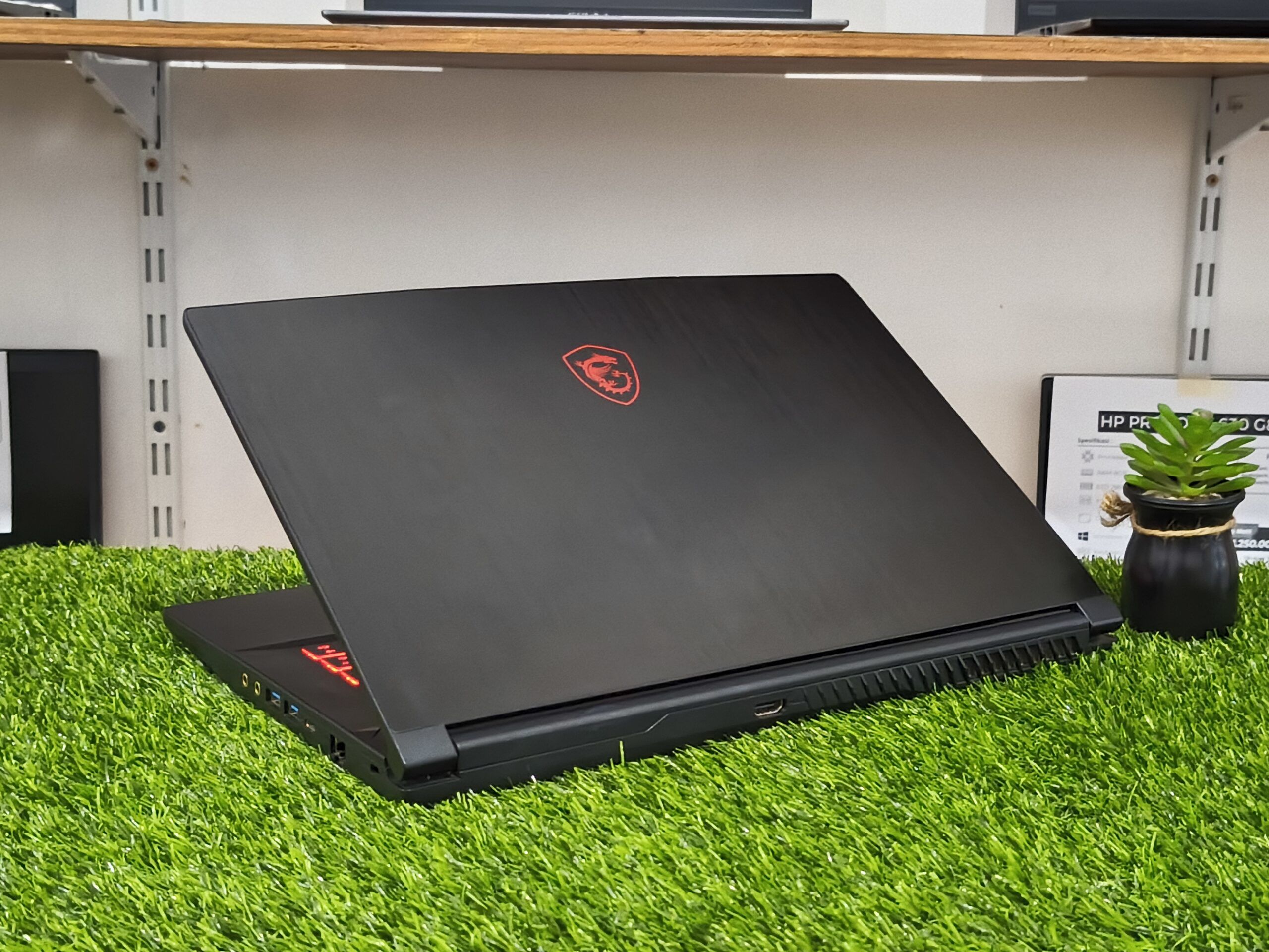MSI GF63 THIN 11UC Intel Core i7-11800H (RAM 8GB/SSD 512GB NVMe) RTX 3050 (2GB) / 15,6" FHD 144Hz - Gambar 6
