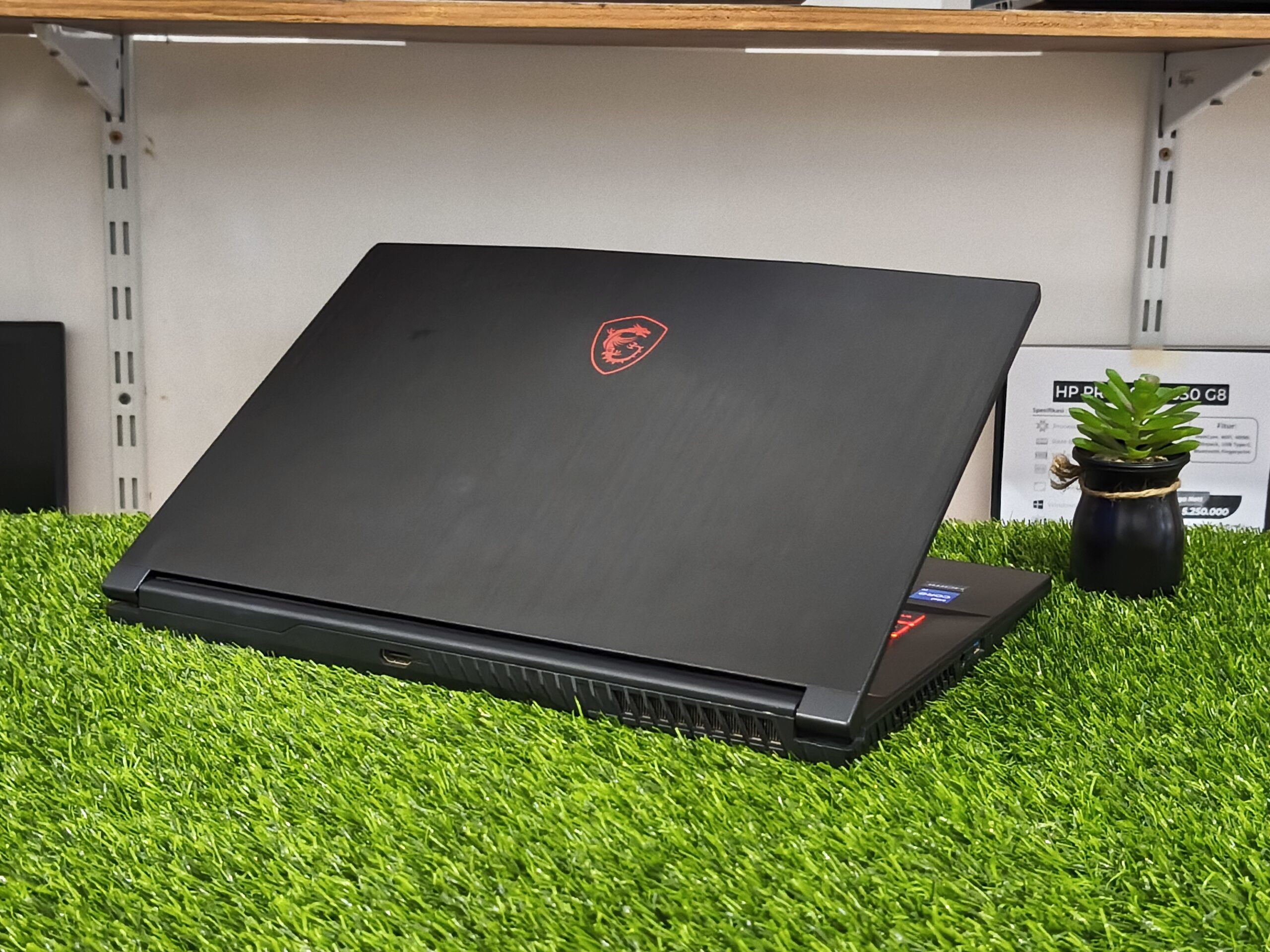MSI GF63 THIN 11UC Intel Core i7-11800H (RAM 8GB/SSD 512GB NVMe) RTX 3050 (2GB) / 15,6" FHD 144Hz - Gambar 4