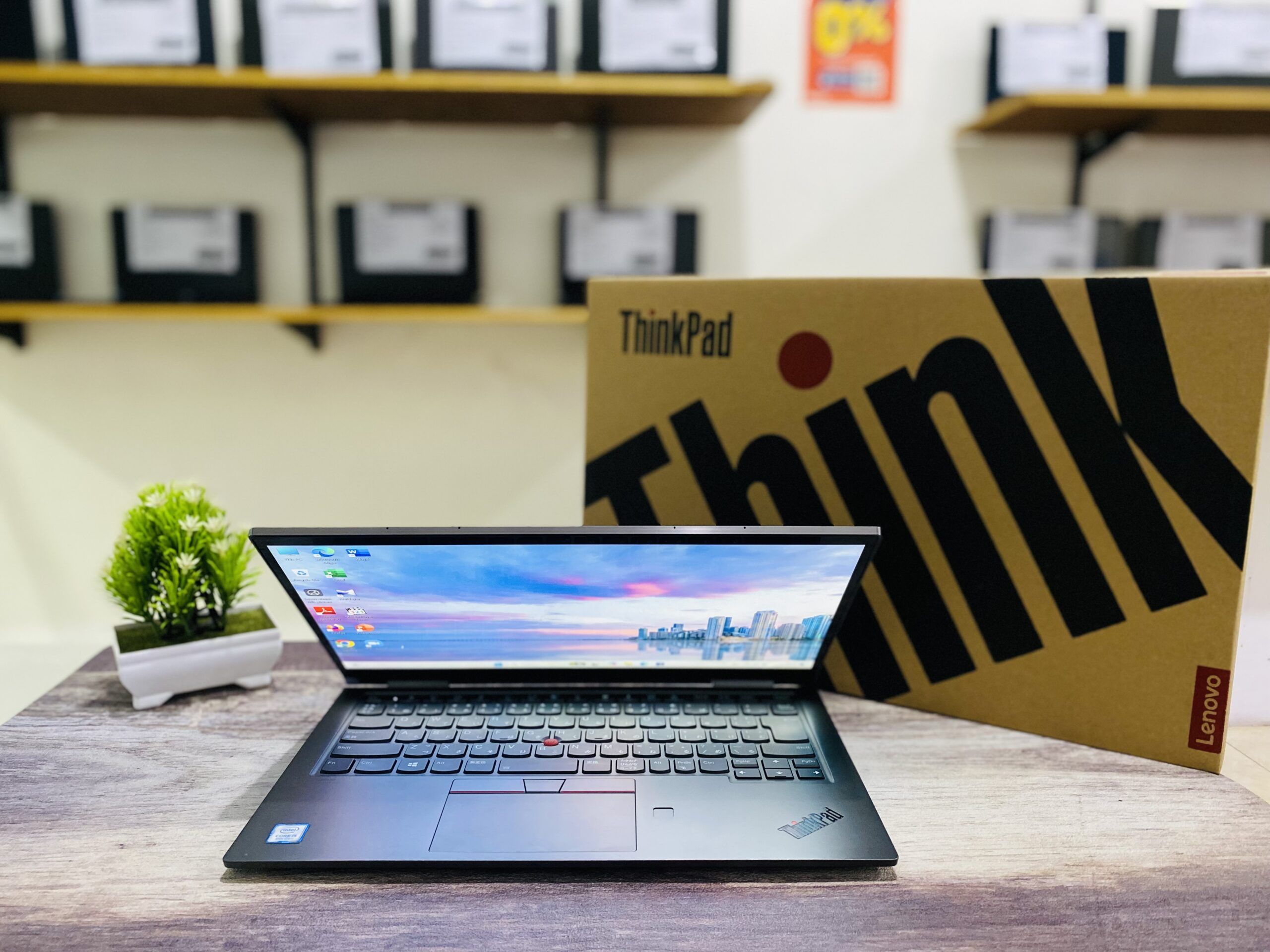 LAPTOP LENOVO THINKPAD X1 YOGA | INTEL CORE I5-8265U ( RAM 8GB / SSD 256GB NVME ) TOUCHSCREEN 360° - Gambar 5