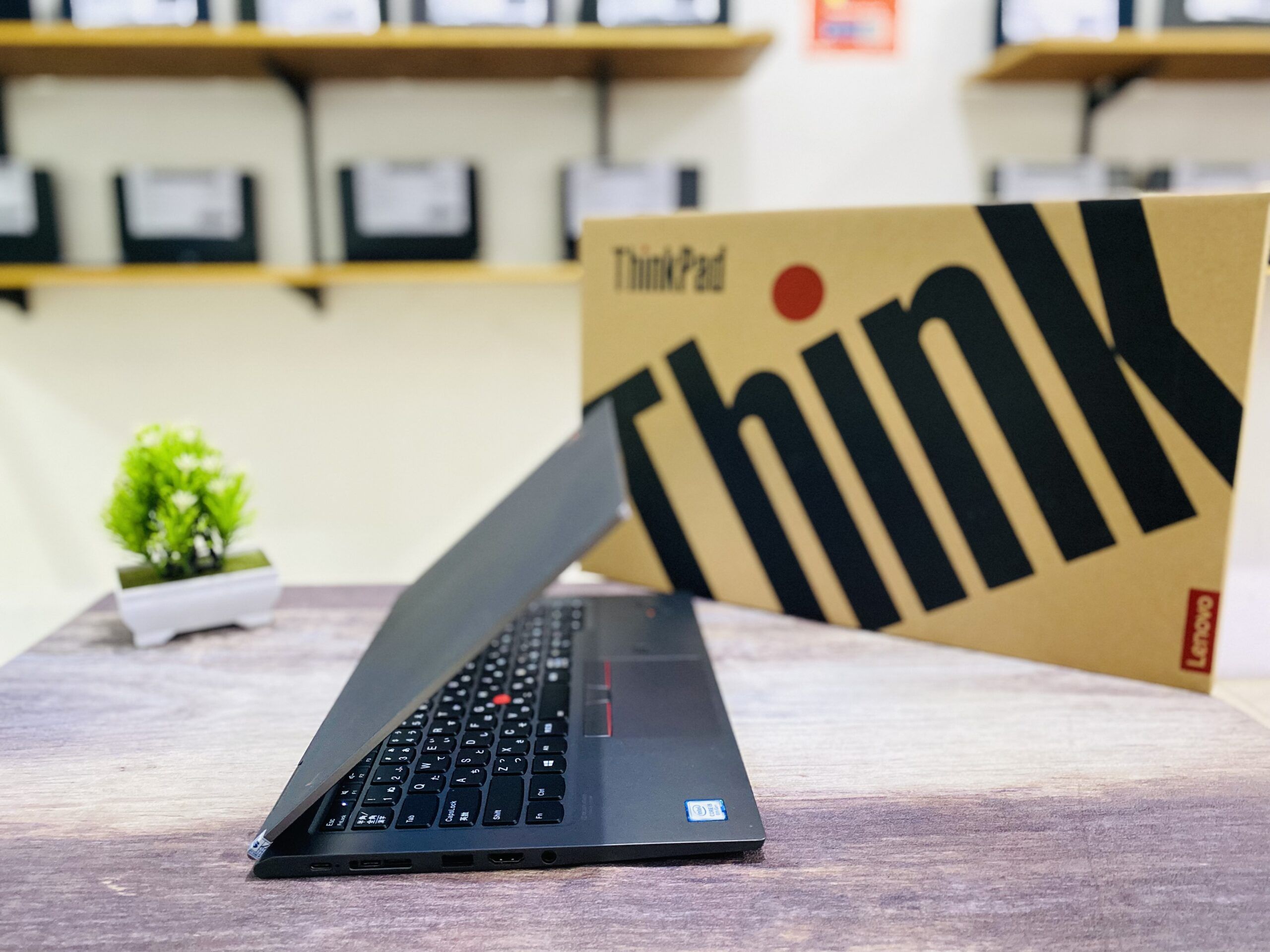 LAPTOP LENOVO THINKPAD X1 YOGA | INTEL CORE I5-8265U ( RAM 8GB / SSD 256GB NVME ) TOUCHSCREEN 360° - Gambar 6