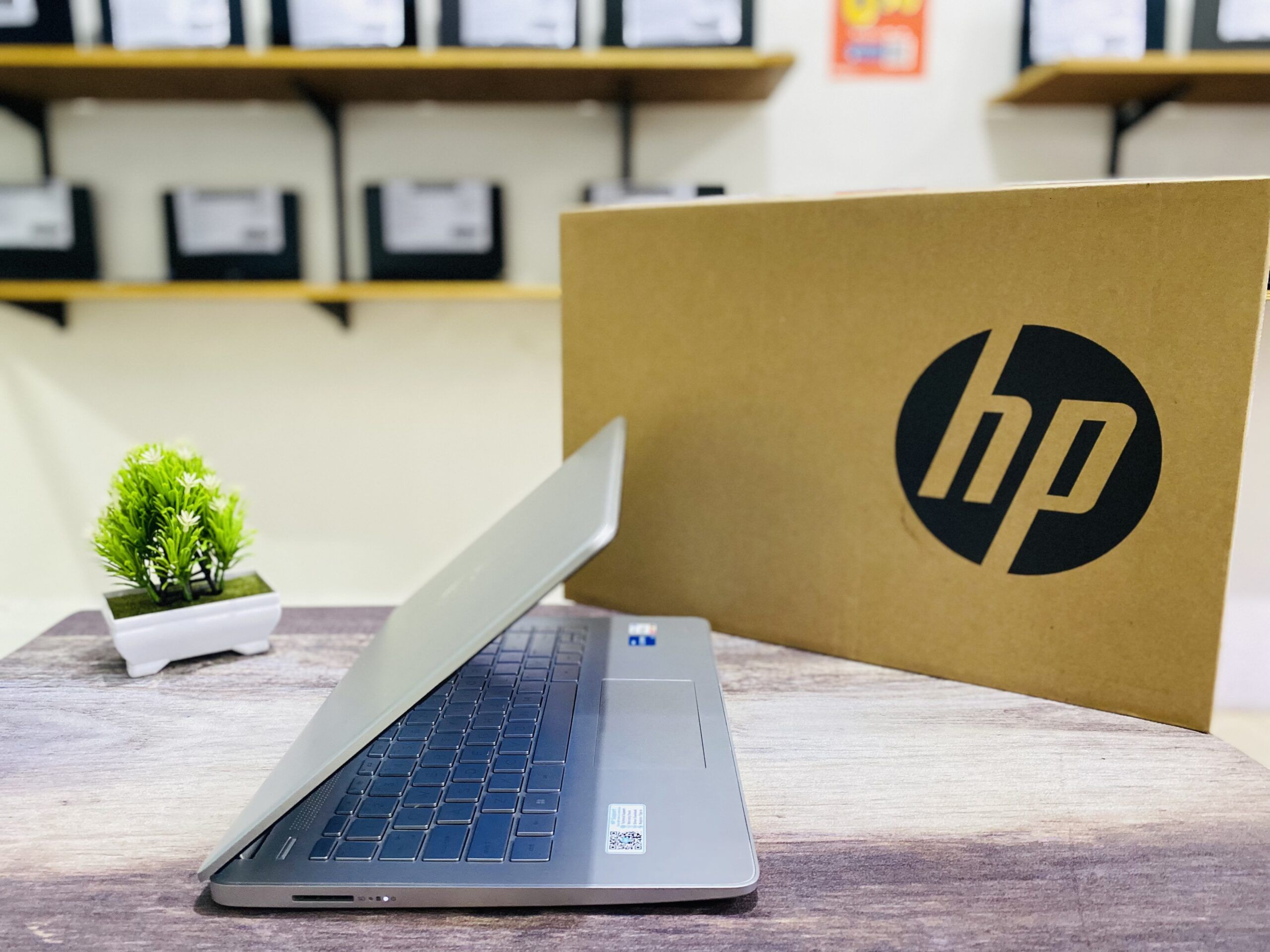 LAPTOP HP 14S-DQ5227TU | INTEL CORE I5-1235U ( RAM 8GB / SSD 512GB NVME ) GARANSI - Gambar 6