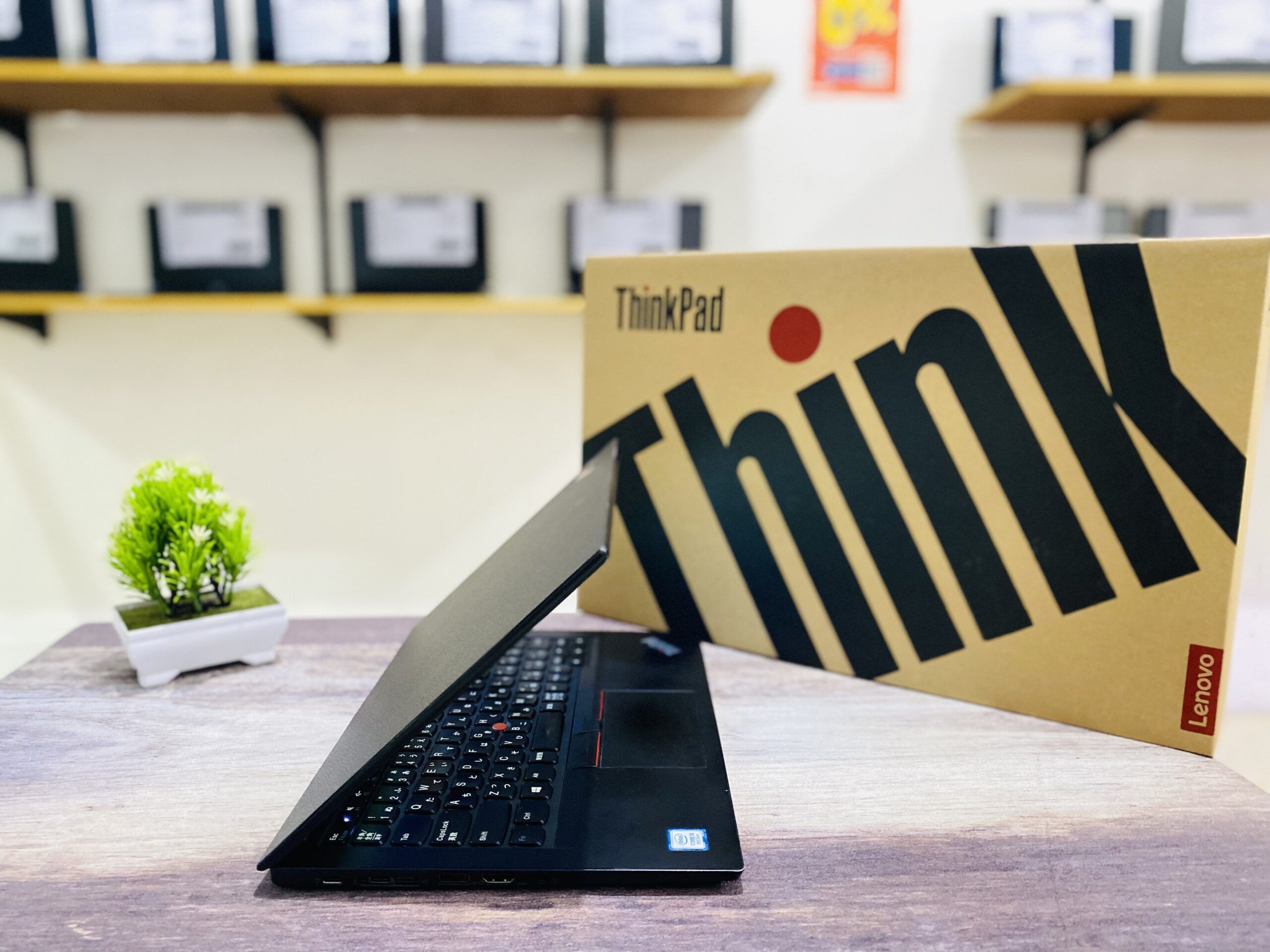LAPTOP LENOVO THINKPAD X280 | INTEL CORE I5-8250U ( RAM 16GB / SSD 256GB ) - Gambar 6
