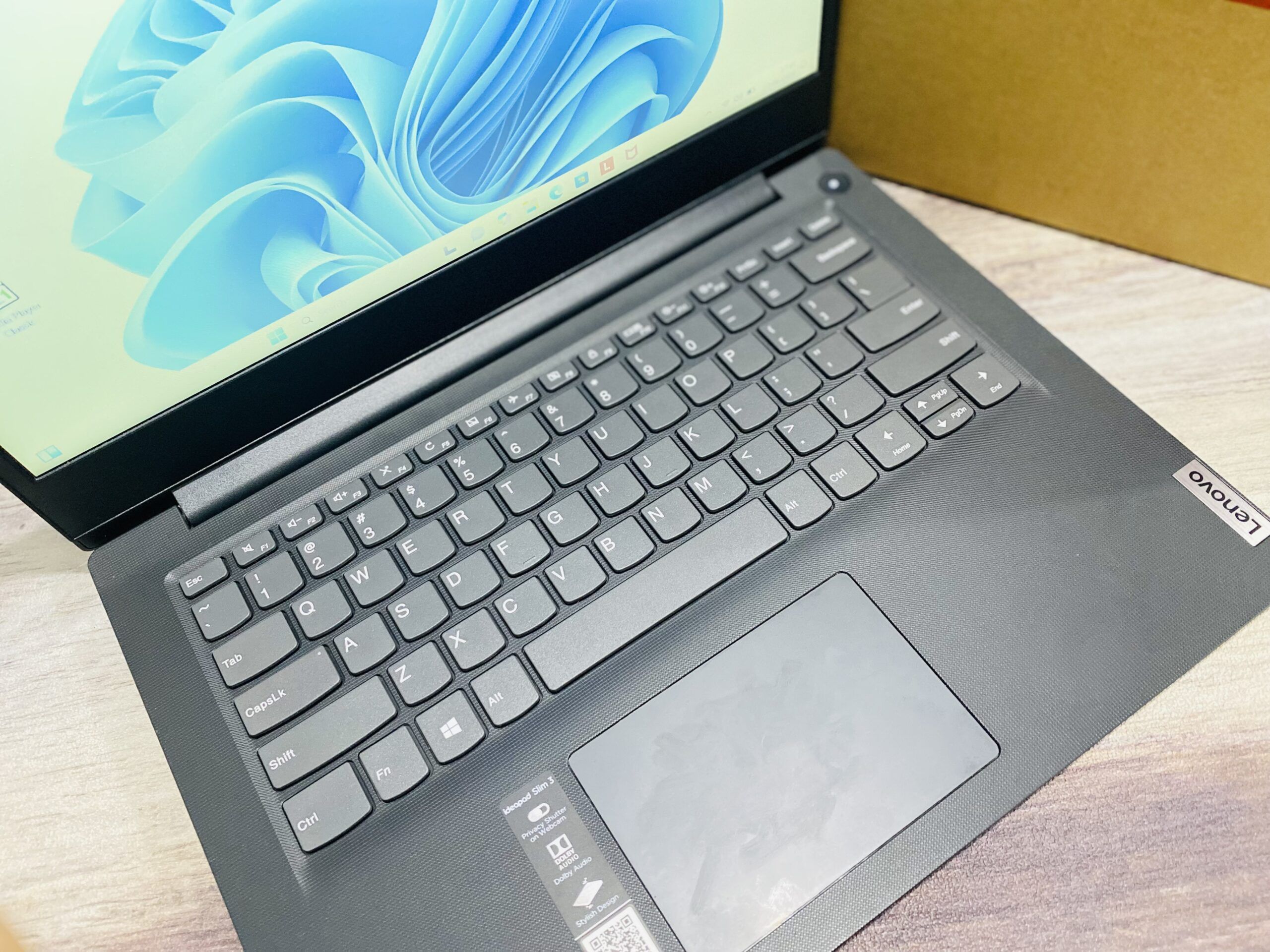 LAPTOP LENOVO IP 3-14IIL05 | INTEL CORE I3-1005G1 ( RAM 4GB / SSD 256GB NVME ) - Gambar 3