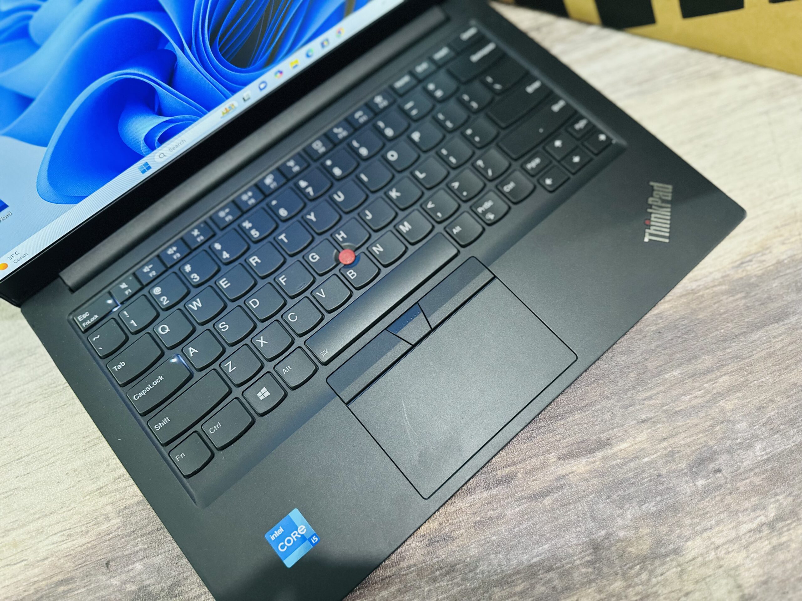 LAPTOP LENOVO THINKPAD E14 | INTEL CORE I5-1135G7 ( RAM 8GB / SSD 256GB NVME ) - Gambar 3