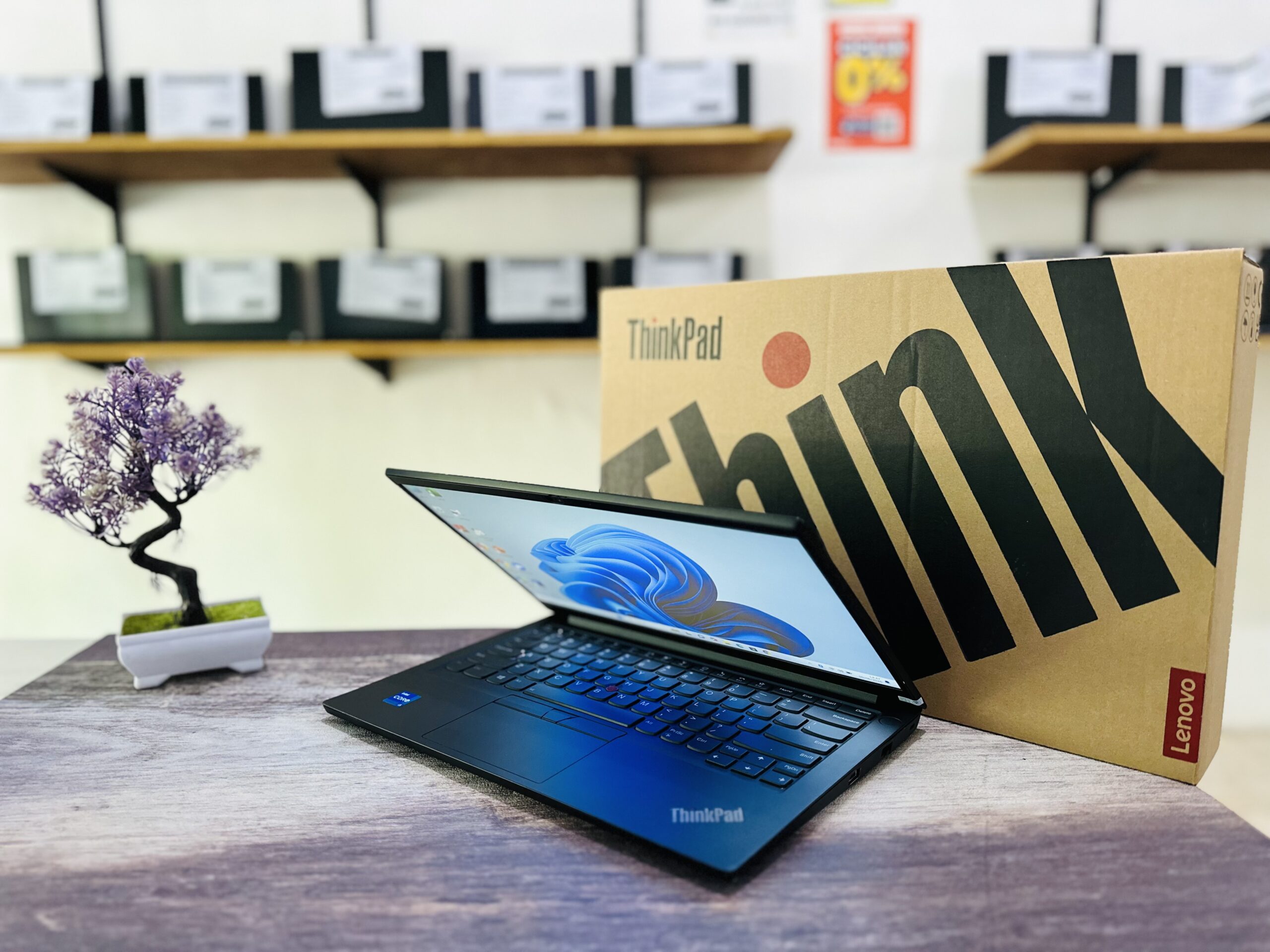 LAPTOP LENOVO THINKPAD E14 | INTEL CORE I5-1135G7 ( RAM 8GB / SSD 256GB NVME ) - Gambar 4
