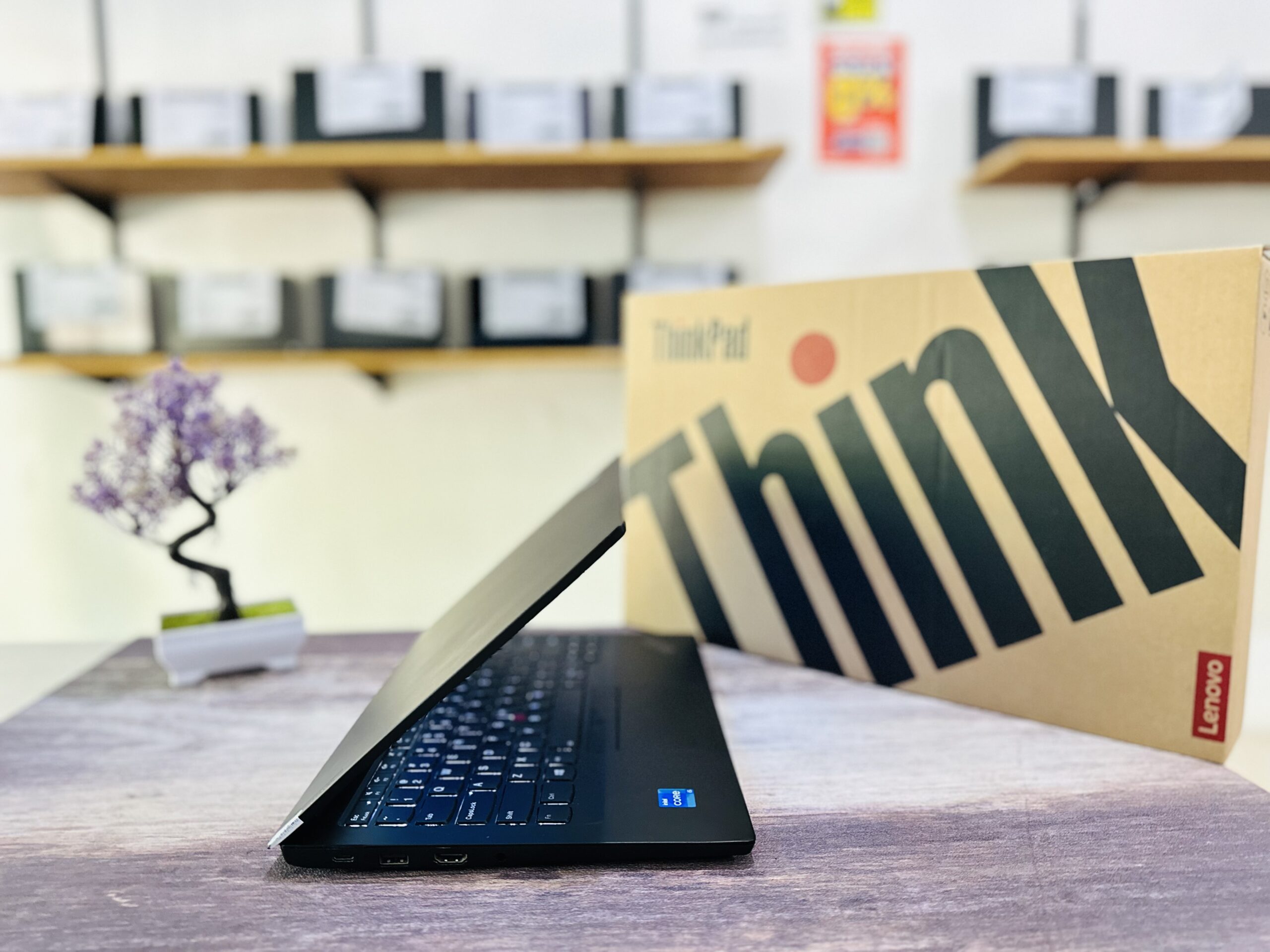 LAPTOP LENOVO THINKPAD E14 | INTEL CORE I5-1135G7 ( RAM 8GB / SSD 256GB NVME ) - Gambar 6