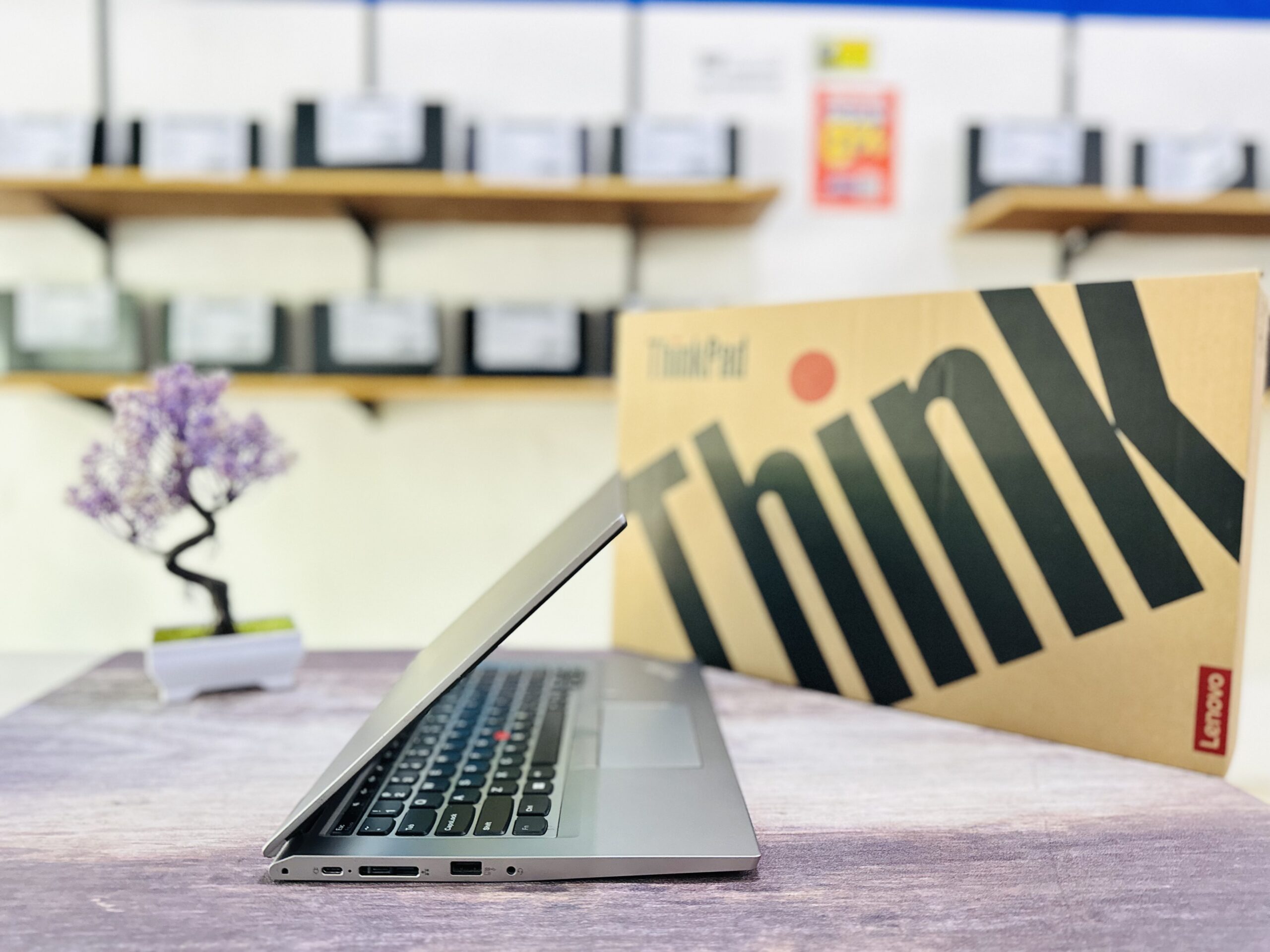 LAPTOP LENOVO THINKPAD L13 YOGA | INTEL CORE I5-1135G7 ( RAM 8GB / SSD 256GB NVME ) TOUCHSCREEN 360° - Gambar 6