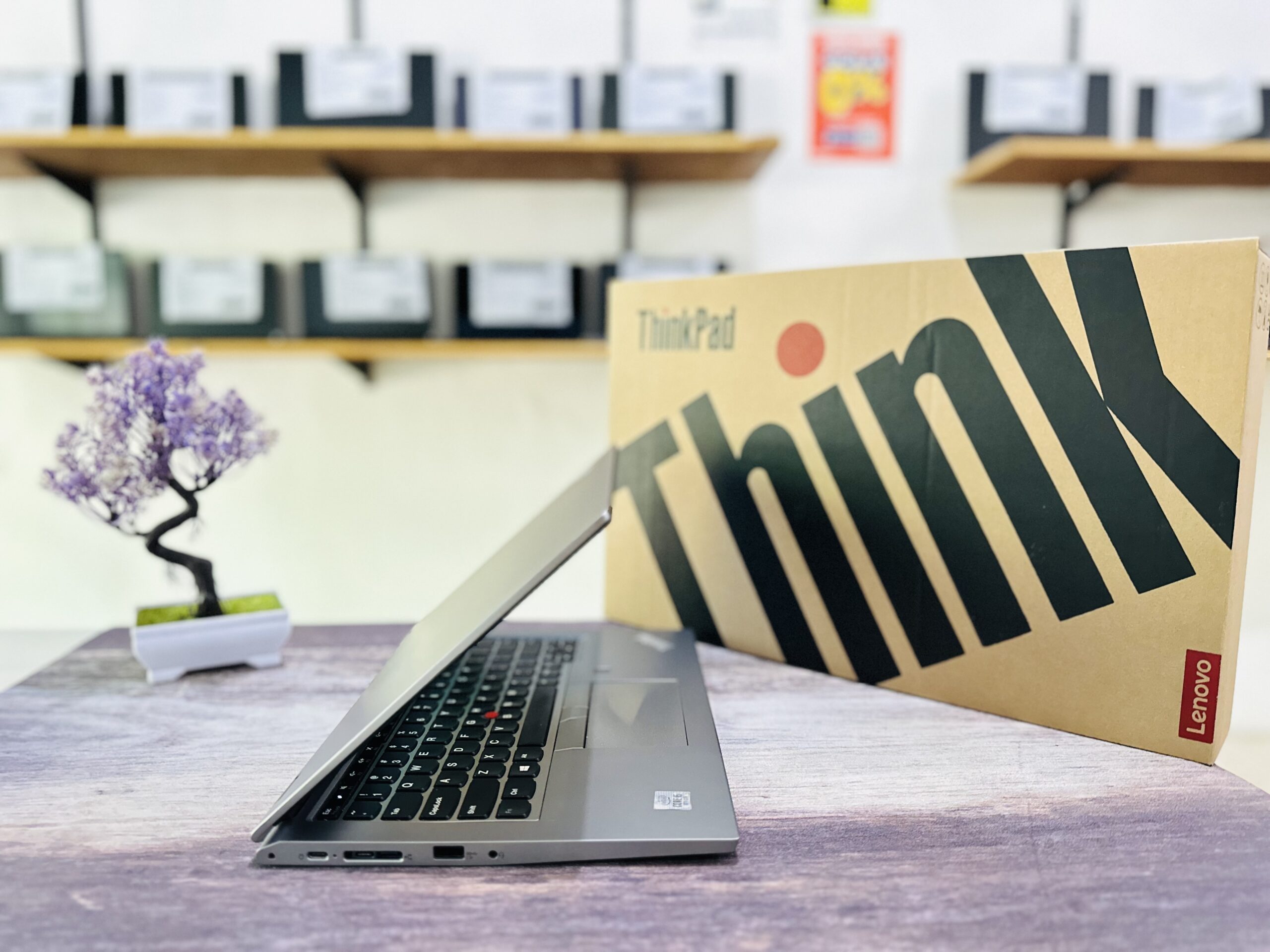 LAPTOP LENOVO THINKPAD L13 YOGA | INTEL CORE I5-10210U ( RAM 16GB / SSD 256GB NVME ) TOUCHSCREEN 360° - Gambar 6