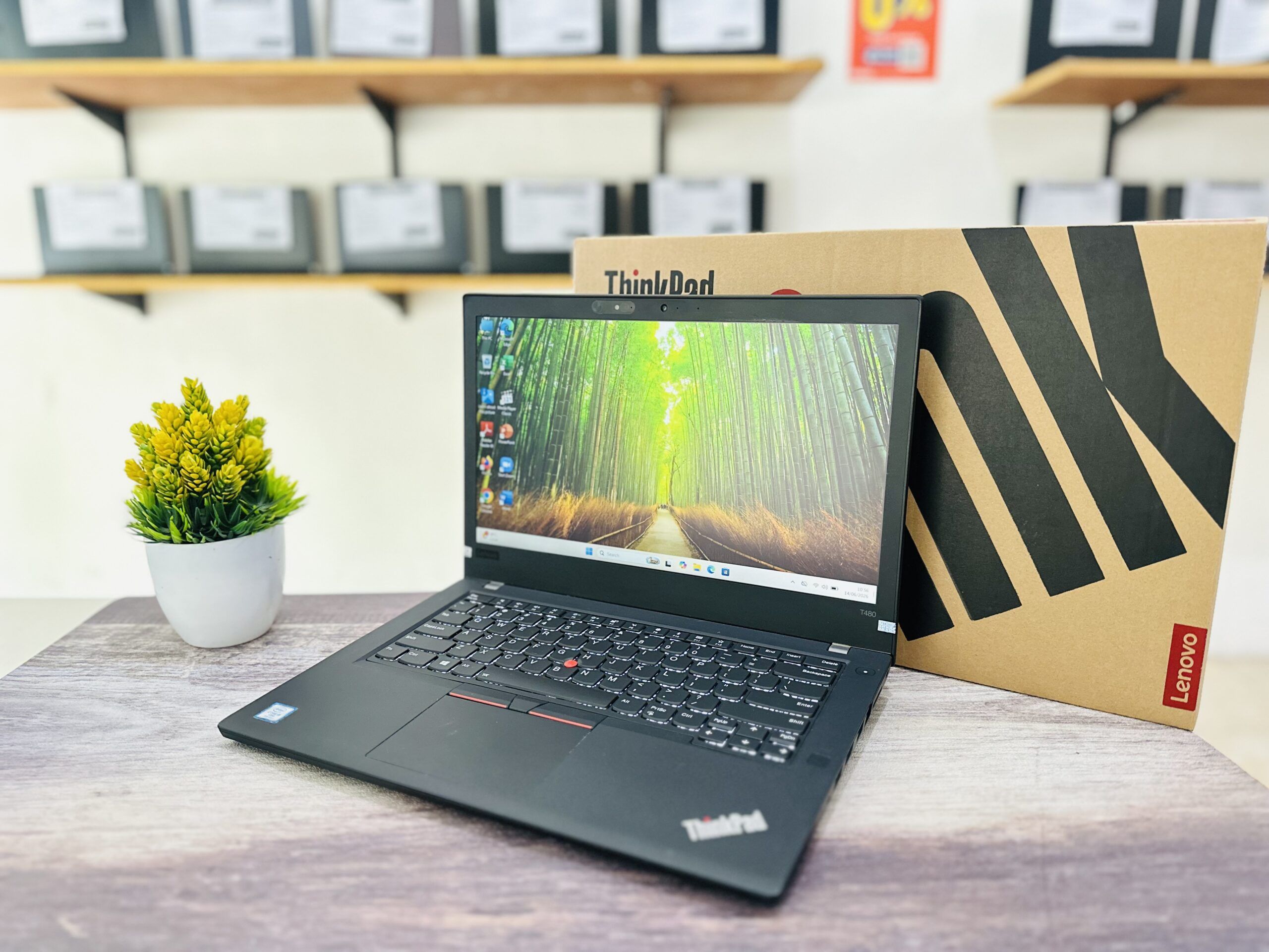 LAPTOP LENOVO THINKPAD T480 | INTEL CORE I5-7300U ( RAM 8GB / SSD 256GB NVME ) TOUCHSCREEN - Gambar 7
