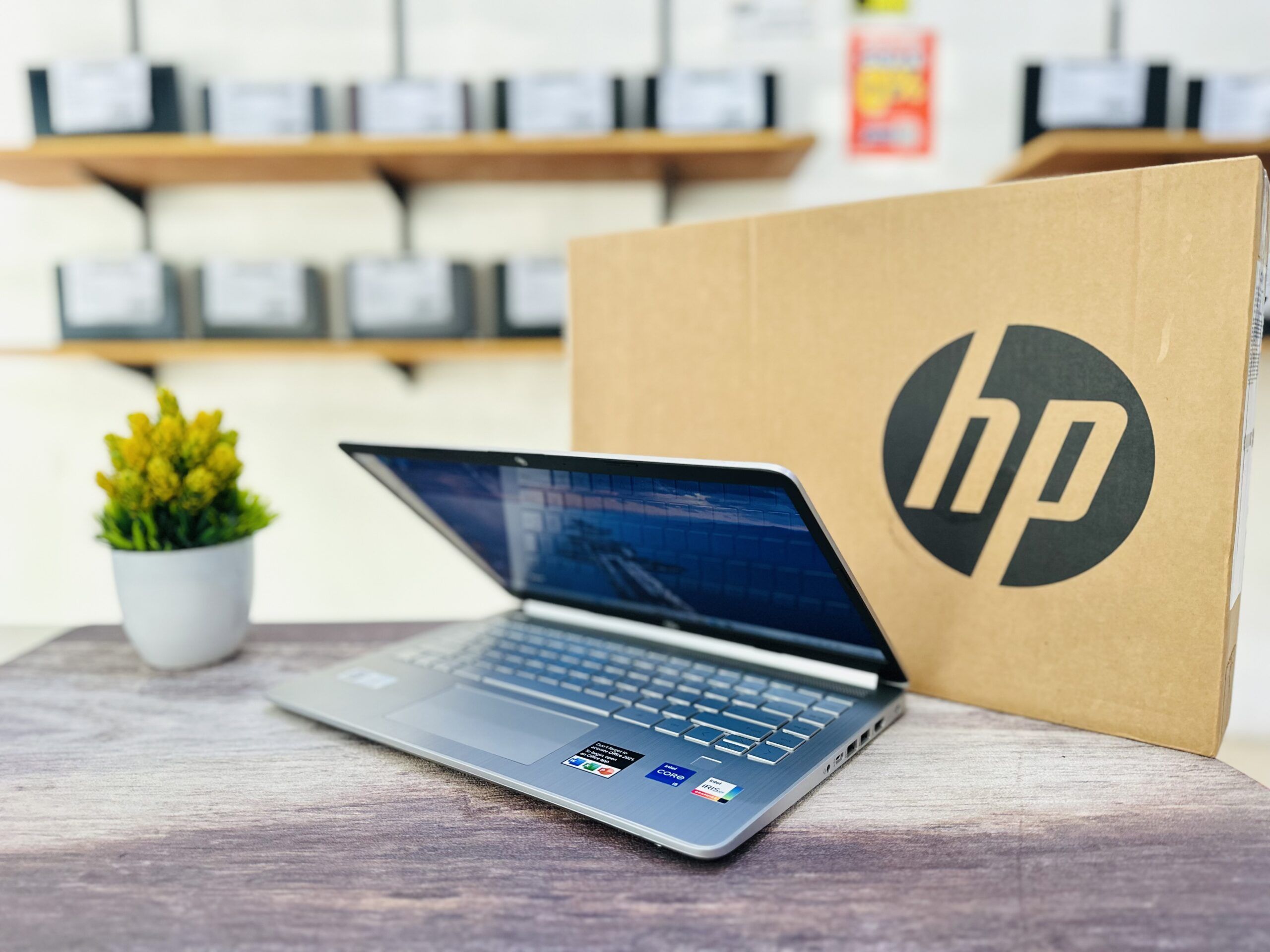 LAPTOP HP 14S-DQ5000TU | INTEL CORE I5-1240P ( RAM 8GB / SSD 512GB ) - Gambar 4