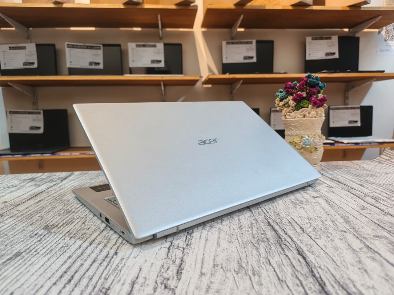 ACER SWIFT 3 SF314-511 Intel Core i5-1135G7 (Ram 8GB / SSD 512GB NVMe) Intel Iris Xe Graphics/ KeyBacklit - Gambar 5