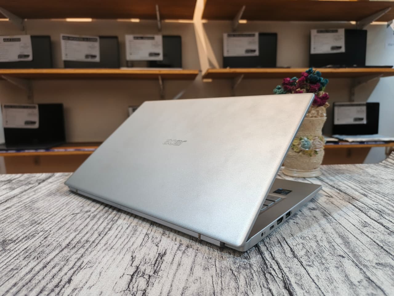 ACER SWIFT 3 SF314-511 Intel Core i5-1135G7 (Ram 8GB / SSD 512GB NVMe) Intel Iris Xe Graphics/ KeyBacklit - Gambar 4