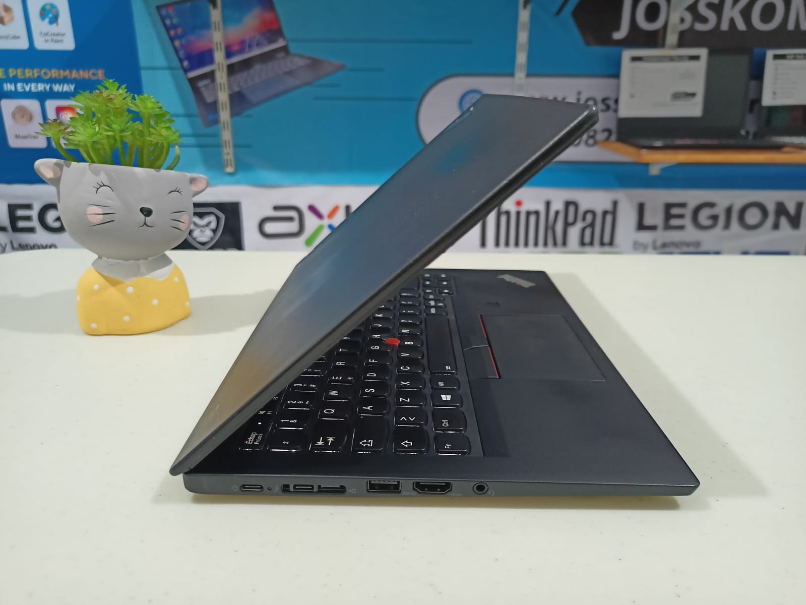 THINKPAD X280 Core i5-8350U/ 16GB/ Ssd 256GB/ Touchscreen/ Backlit - Gambar 4