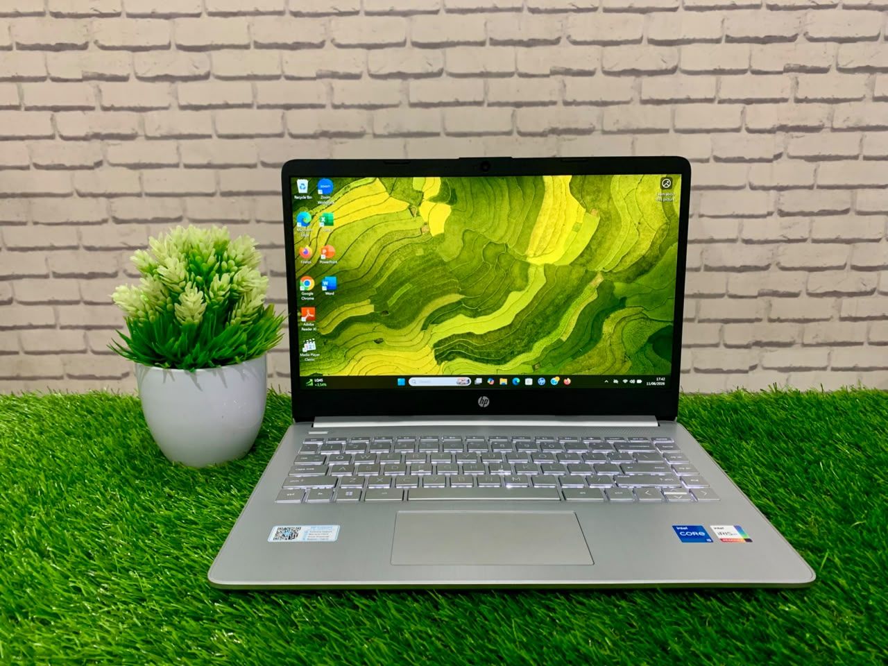 HP 14S - DQ5125TU Intel Core i5-1235U/ RAM 8GB/ SSD 512GB/ 14" FHD/ Intel Iris Xe/ Key Backlite/ Garansi