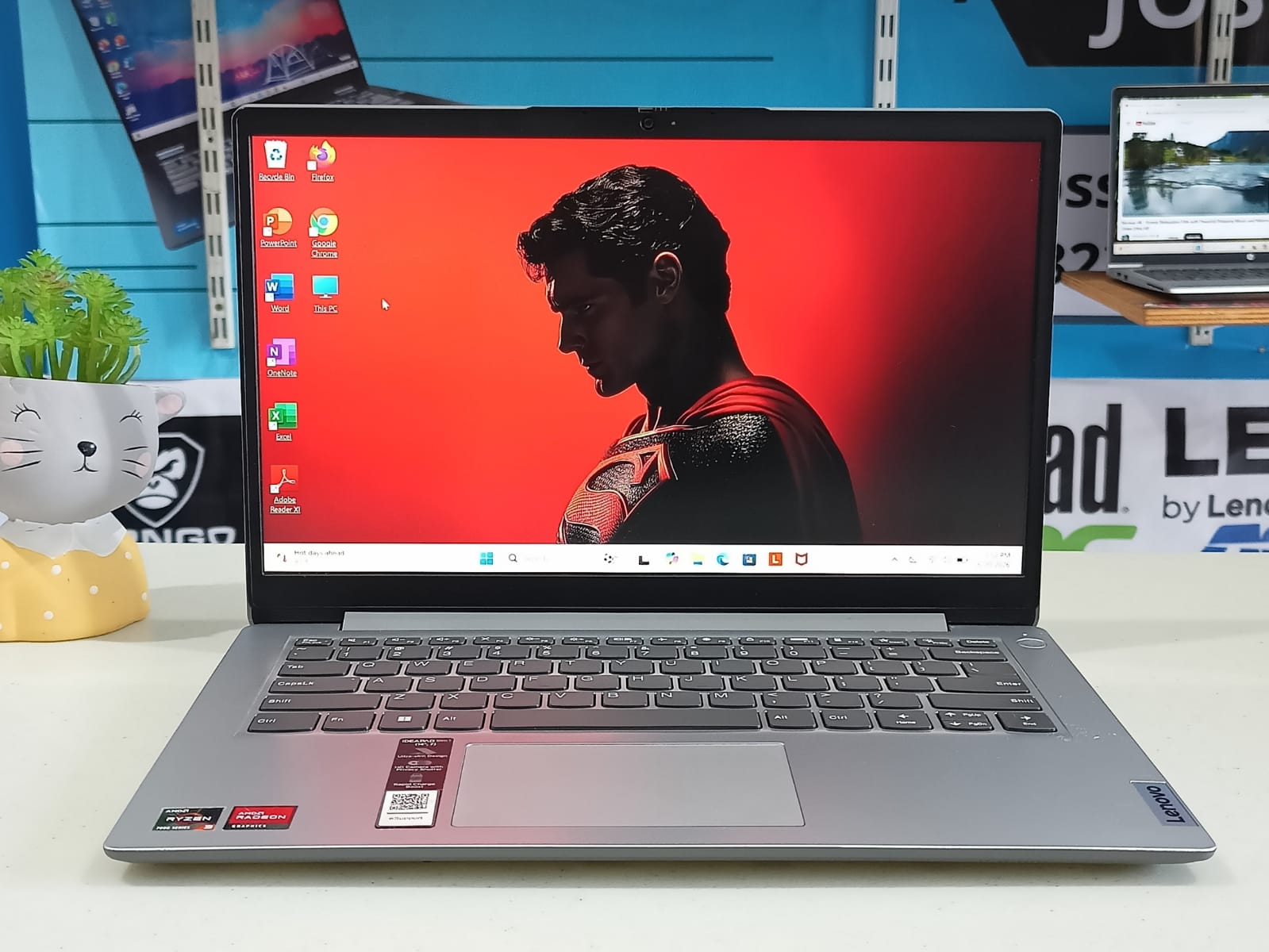 LENOVO IP SLIM1 14AMAN7 Ryzen 3-7320U / 8GB / Ssd 512GB