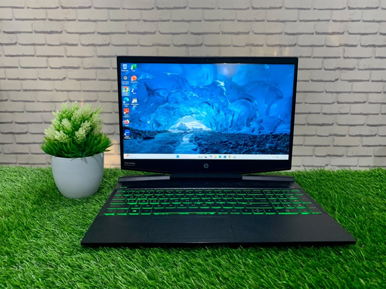 HP PAVILION Gaming 15-DK1041TX Intel Core i7-10750H/ RAM 8GB/ SSD 256GB/ 15,6" FHD 144Hz/ Nvidia GTX 1650/ Key Backlit Green
