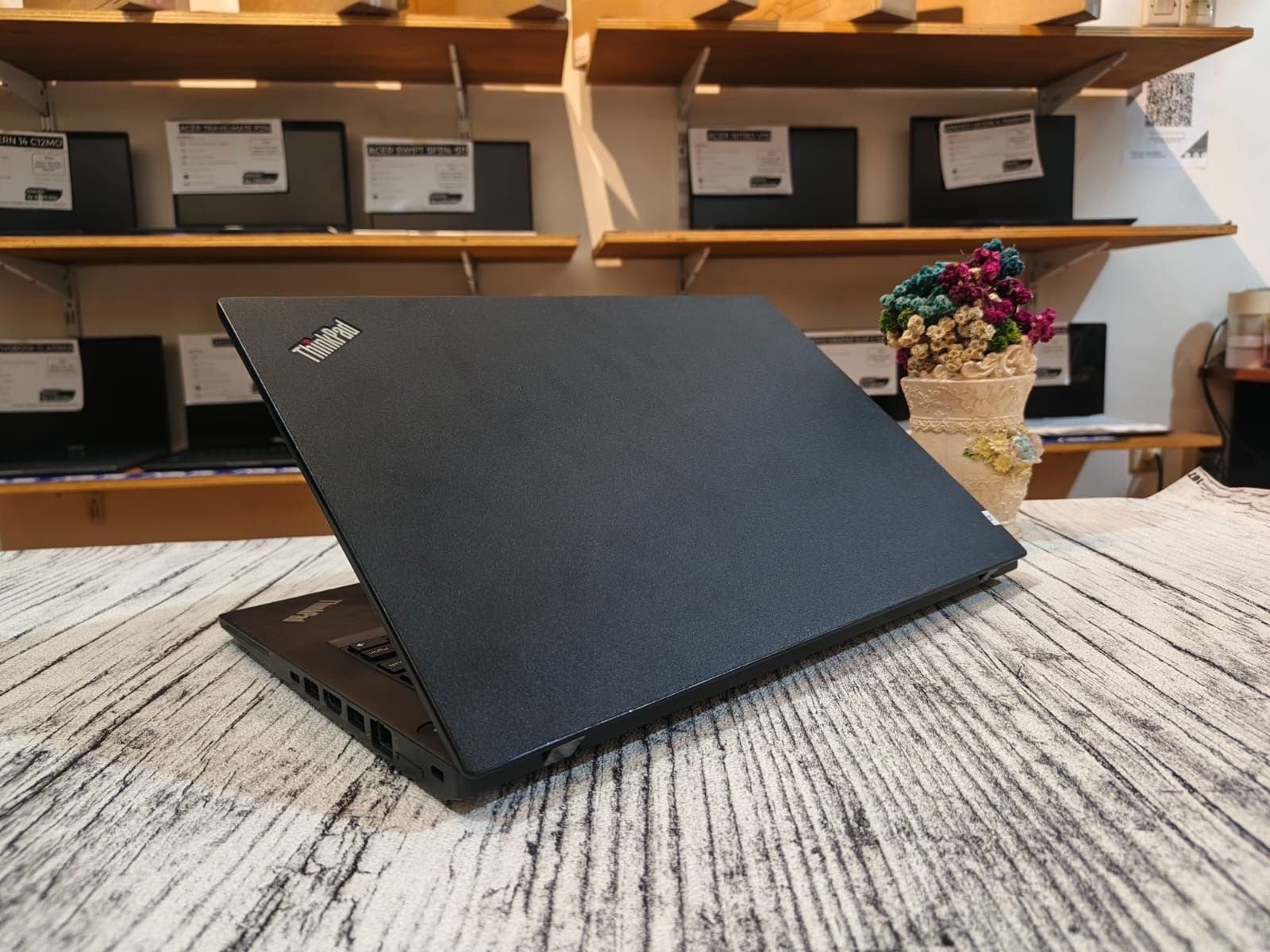 LENOVO THINKPAD T470S Intel Core i5-7300U (Ram 8GB / SSD 256GB) Intel HD 620 Graphics - Gambar 5