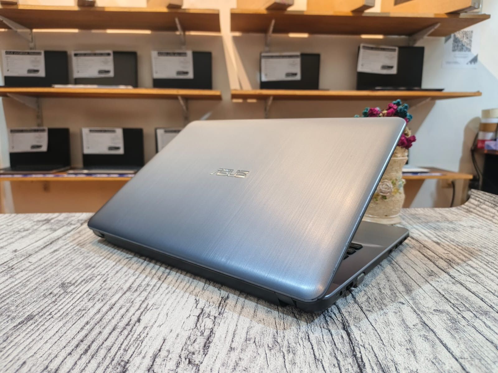 ASUS X441MA Intel Celeron N4000 (Ram 4GB / SSD 128GB) Intel UHD 600 Graphics - Gambar 5