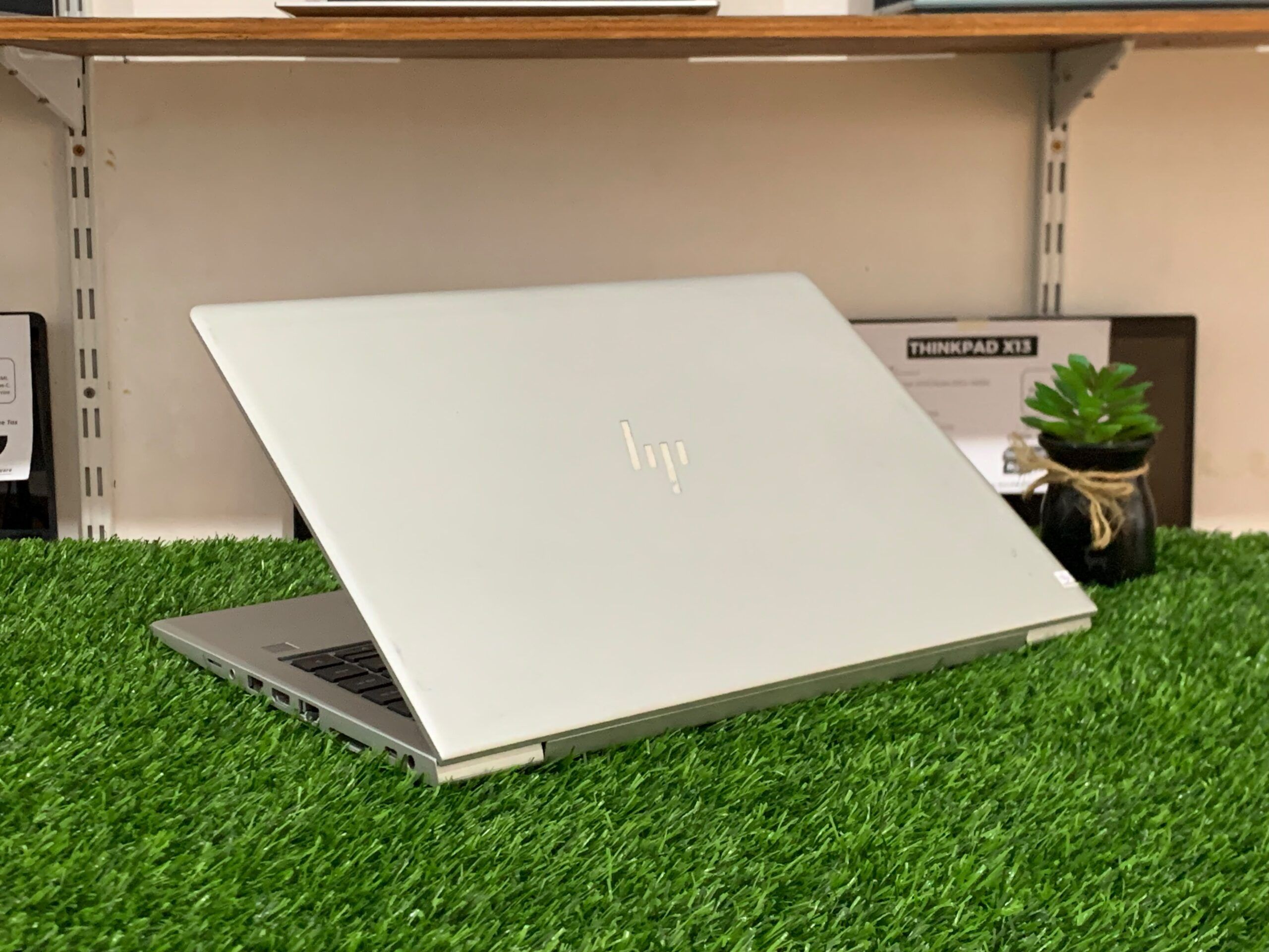 HP ELITEBOOK 745 G6 AMD Ryzen 5pro 3500U (RAM 8GB/SSD 256GB NVMe) RADEON VEGA 8 (2GB) / 14" FHD - Gambar 6