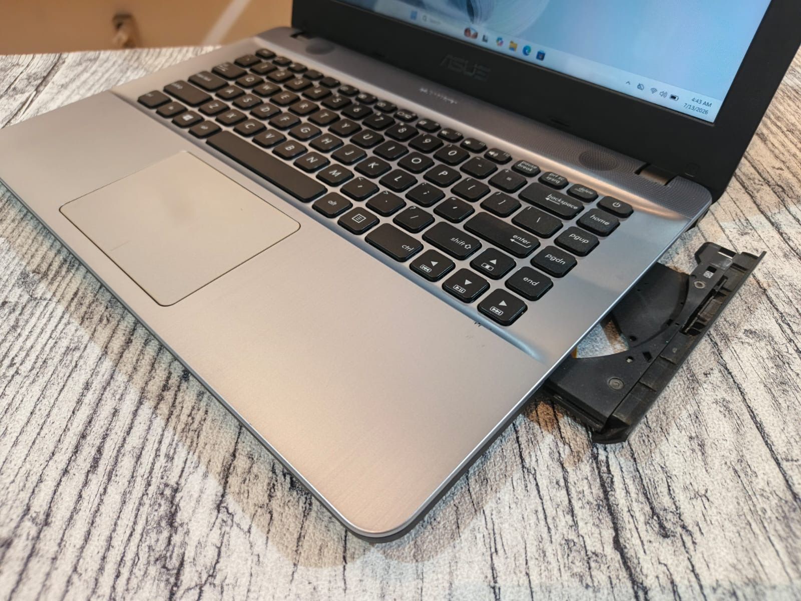 ASUS X441MA Intel Celeron N4000 (Ram 4GB / SSD 128GB) Intel UHD 600 Graphics - Gambar 3