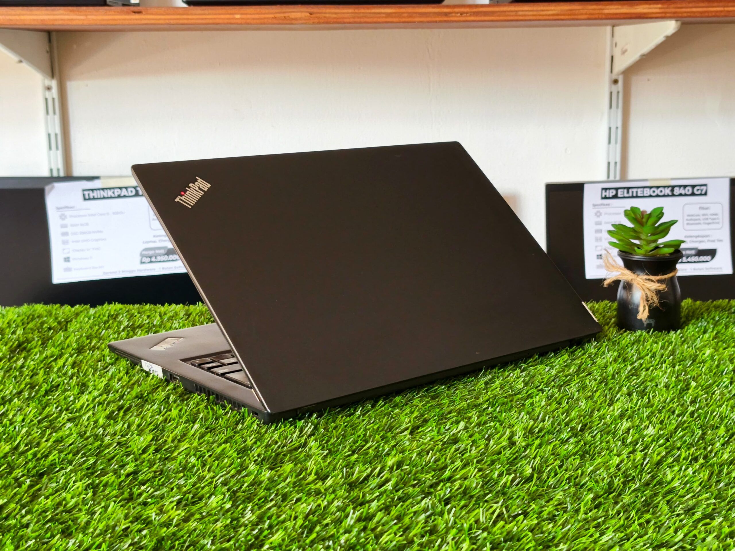 LENOVO THINKPAD T480S Intel Core i7-8650U (RAM 1 6GB/SSD 256GB NVMe) KEYBOARD BACKLIT / 12,5" FHD - Gambar 6