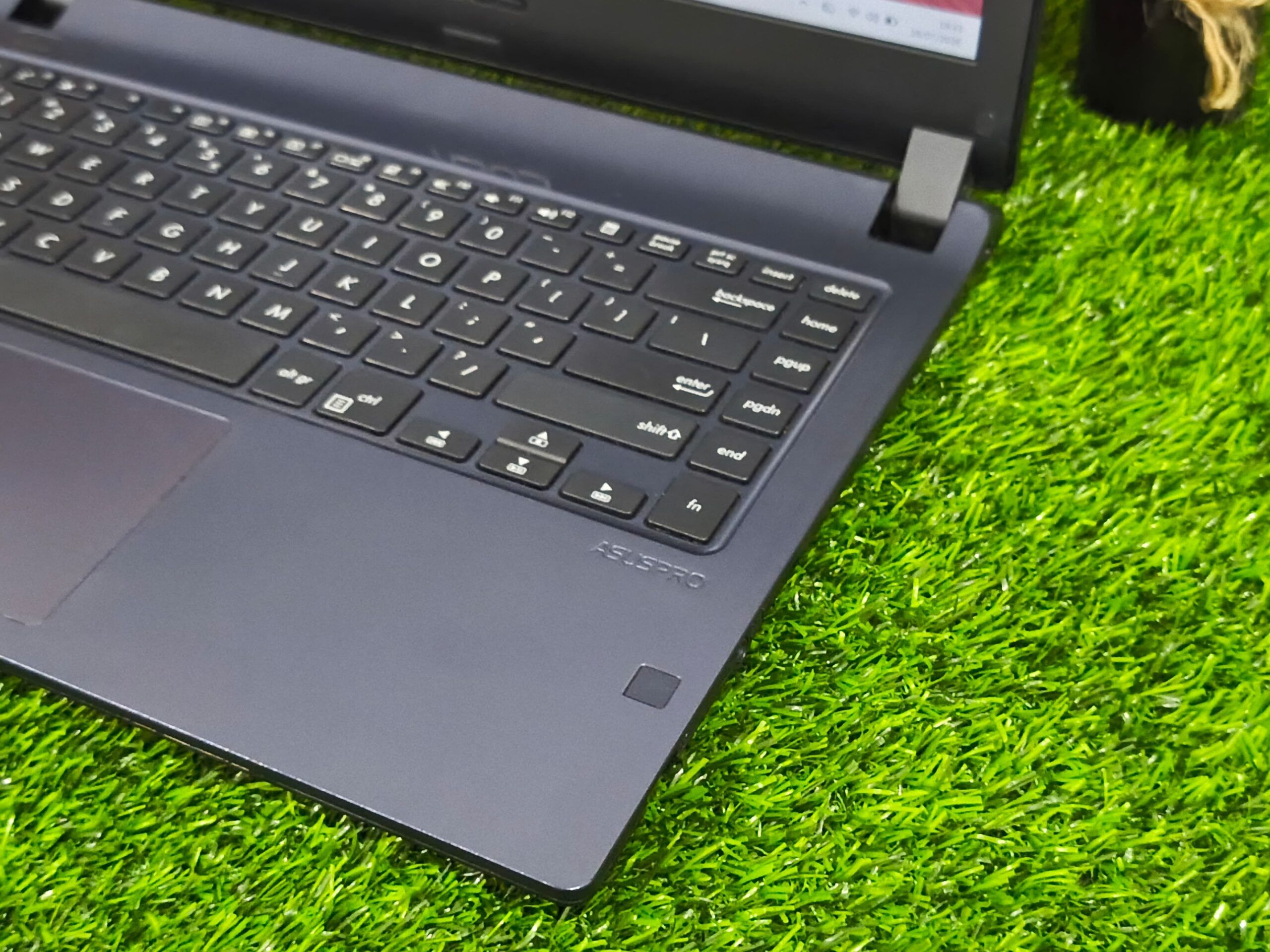 ASUS PRO P1440FA Intel Core i3-8145U (RAM 4GB/SSD 128GB + 1TB HDD) 14" HD - Gambar 3
