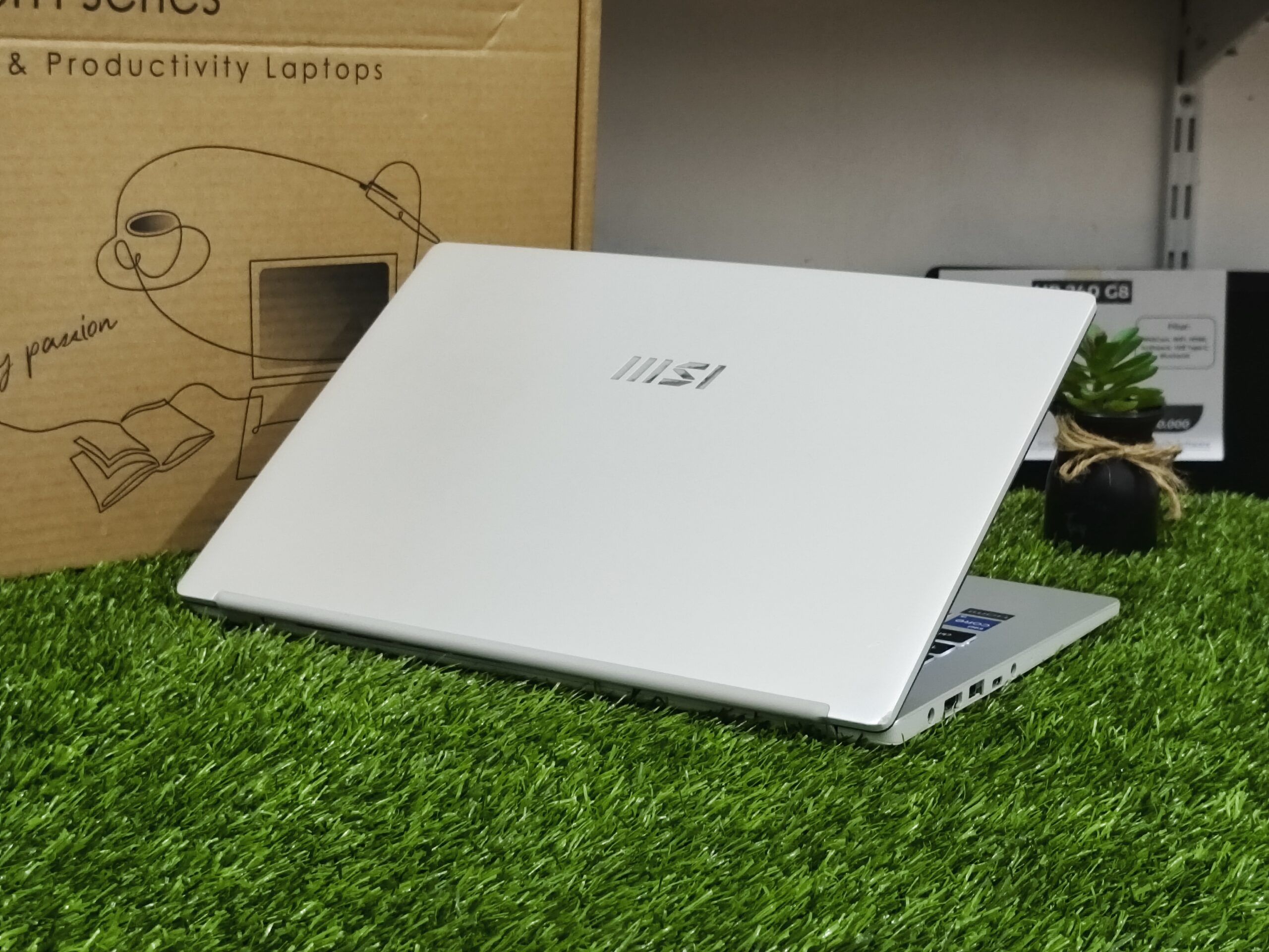 MSI MODERN 14 C12MO Intel Core i5-1235U (RAM 16GB/SSD 512GB NVMe) KEYBOARD BACKLIT / 14" FHD - Gambar 4