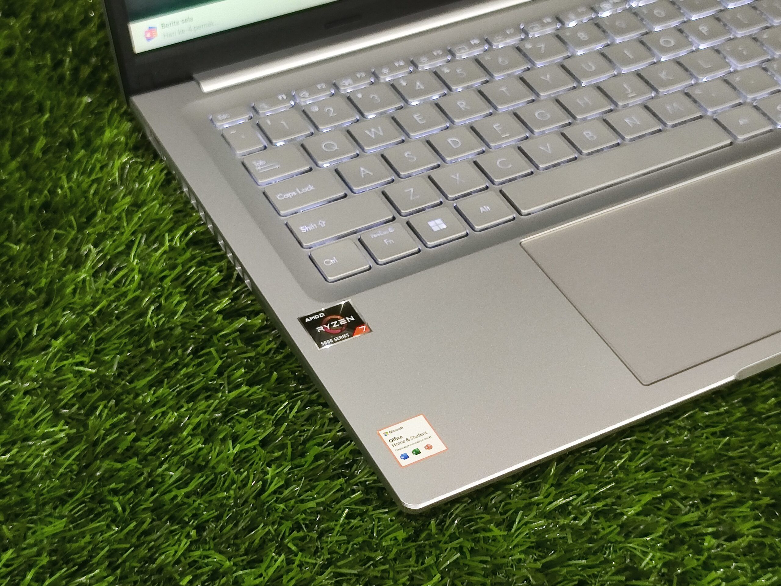 ASUS VIVOBOOK GO 14 E1404FA AMD Ryzen 5 7520U (RAM 16GB/SSD 512GB NVMe) KEYBOARD BACKLIT 14" FHD - Gambar 5