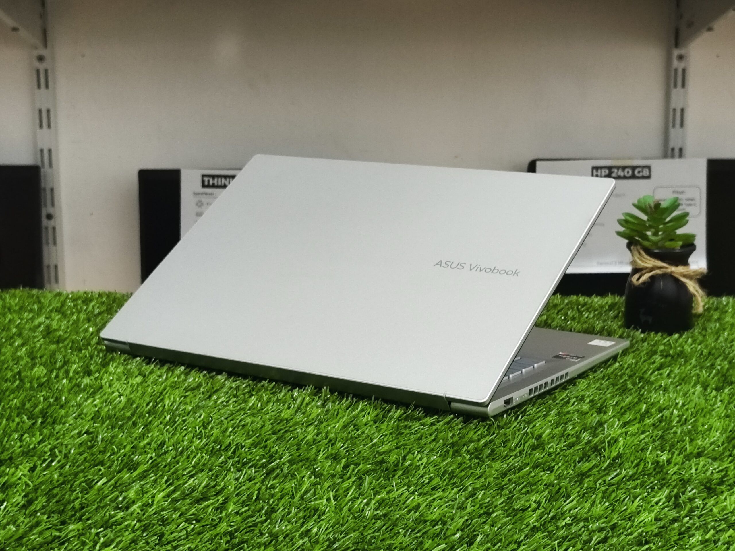 ASUS VIVOBOOK GO 14 E1404FA AMD Ryzen 5 7520U (RAM 16GB/SSD 512GB NVMe) KEYBOARD BACKLIT 14" FHD - Gambar 4