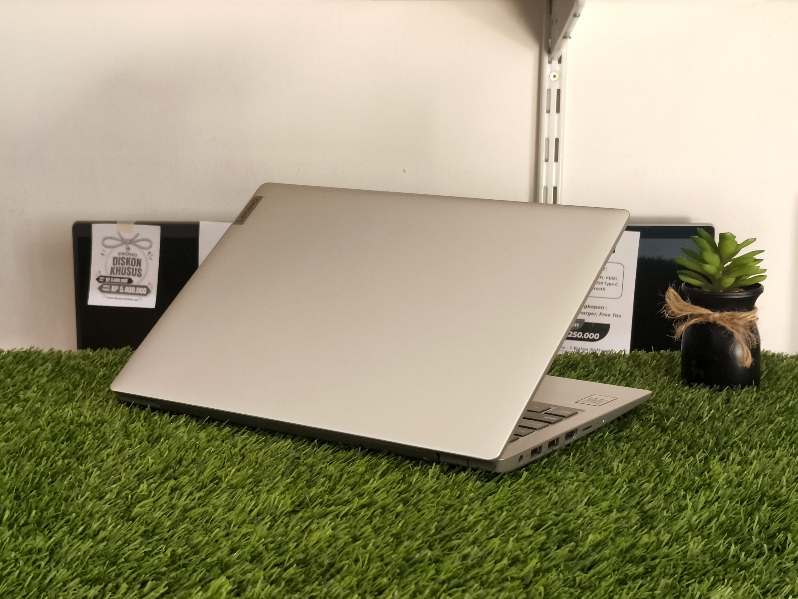 LENOVO IP 1 11ADA05 AMD 3020e (RAM 4GB/SSD 256GB NVMe) 11" FHD - Gambar 4
