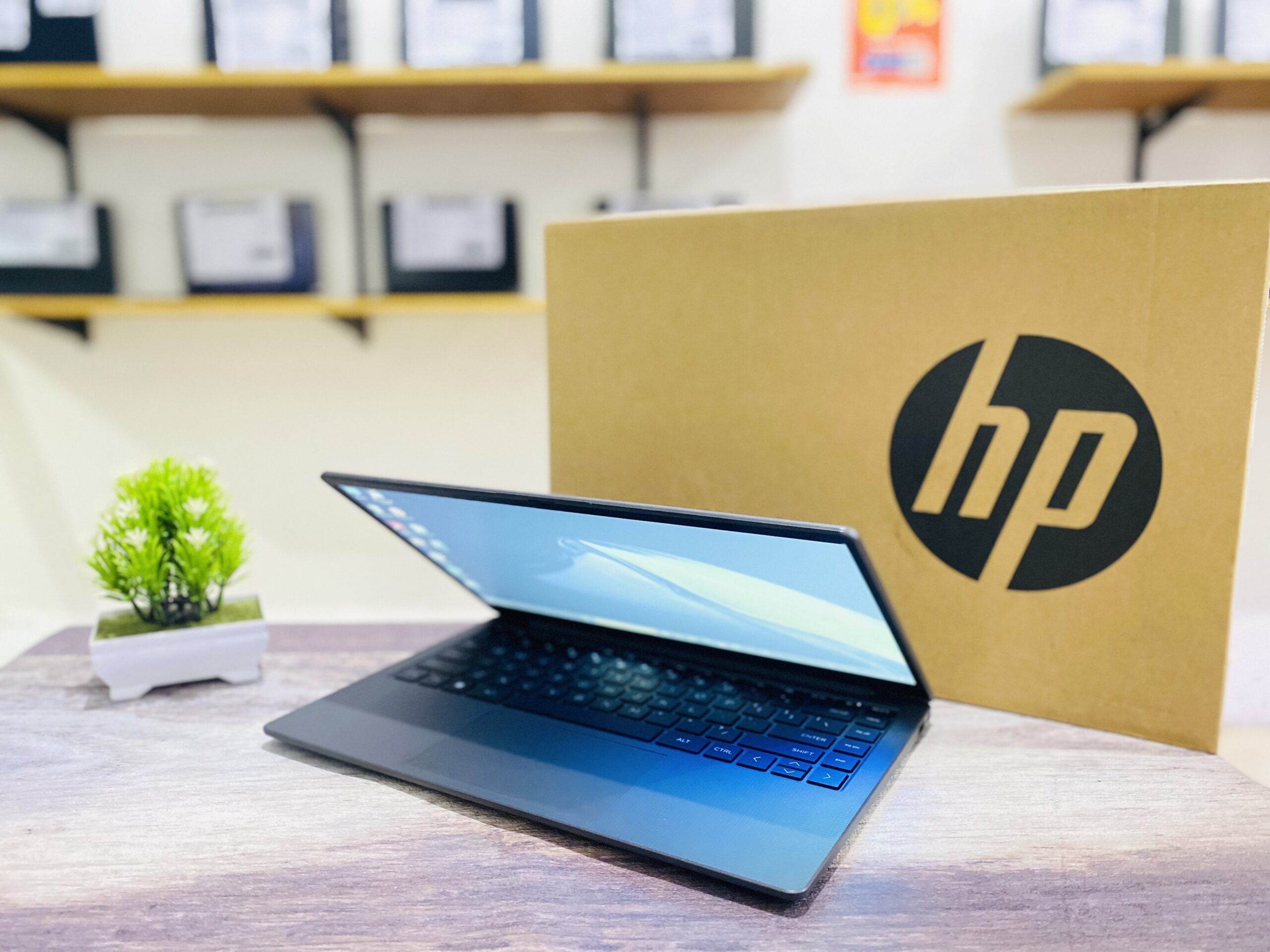 LAPTOP HP 245 G10 | AMD RYZEN 3 7320U ( RAM 8GB / SSD 256GB NVME ) - Gambar 3