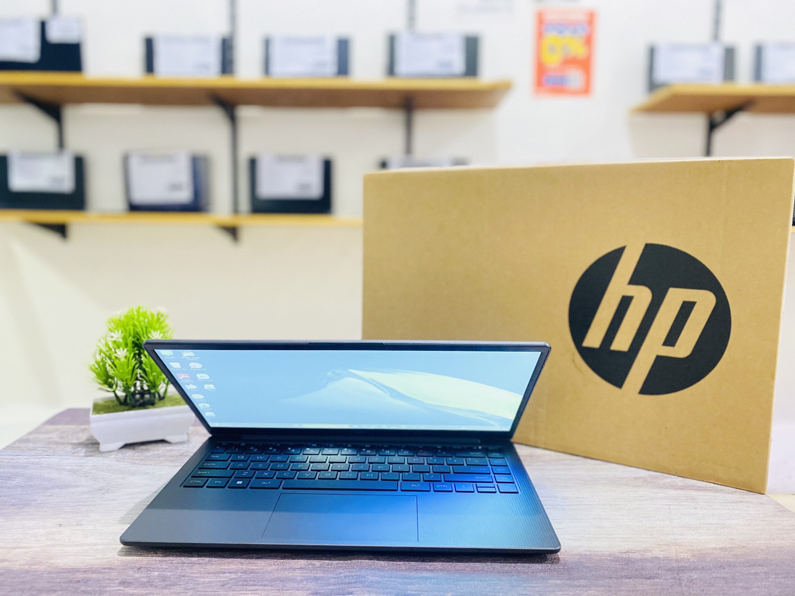 LAPTOP HP 245 G10 | AMD RYZEN 3 7320U ( RAM 8GB / SSD 256GB NVME ) - Gambar 4